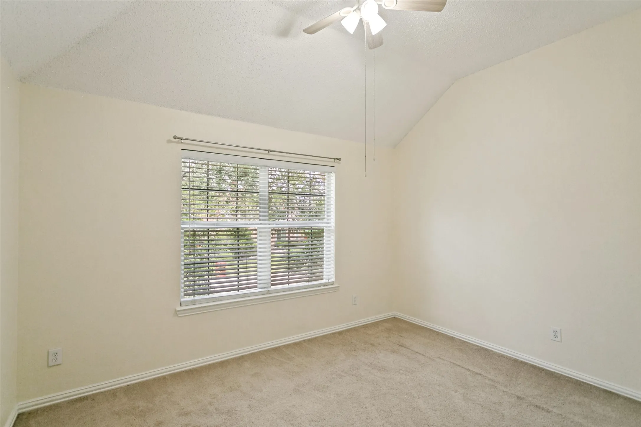 Single Family Residence For Sale in Collin County , 8300 Bent Tree Springs Drive, Plano, Texas 75025, 4 Bedroom, 3 Bathroom, 3 Garage spaces, 3,030 Sqft, built in 1999, mls#21346030, Real Estate Agent in Plano, Homes For Sale in Collin county, Homes For Sale in Plano, Realtor in Plano Texas, Real Estate Brokerage Independent Realty Texas, Luminita Cordes Realtor
