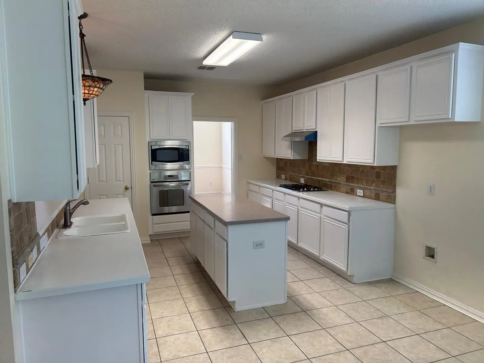 Single Family Residence For Sale in Collin County , 8300 Bent Tree Springs Drive, Plano, Texas 75025, 4 Bedroom, 3 Bathroom, 3 Garage spaces, 3,030 Sqft, built in 1999, mls#21346030, Real Estate Agent in Plano, Homes For Sale in Collin county, Homes For Sale in Plano, Realtor in Plano Texas, Real Estate Brokerage Independent Realty Texas, Luminita Cordes Realtor