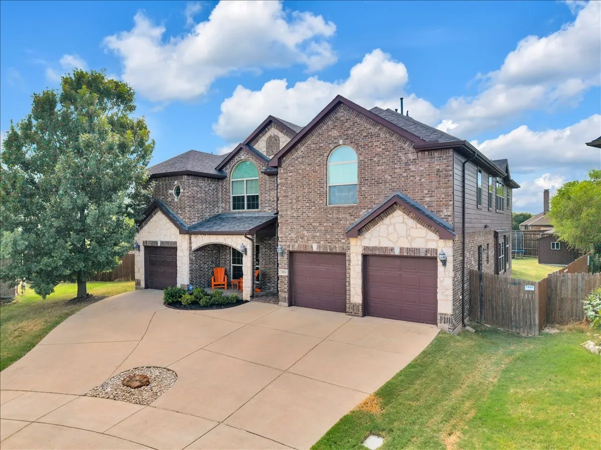 Single Family Residence For Sale in Tarrant County , 2824 Stackhouse Street, Fort Worth, Texas 76244, 5 Bedroom, 4 Bathroom, 3 Garage spaces, 4,286 Sqft, built in 2012, mls#21340775, Real Estate Agent in Fort Worth, Homes For Sale in Tarrant county, Homes For Sale in Fort Worth, Realtor in Fort Worth Texas, Real Estate Brokerage Independent Realty Texas, Luminita Cordes Realtor