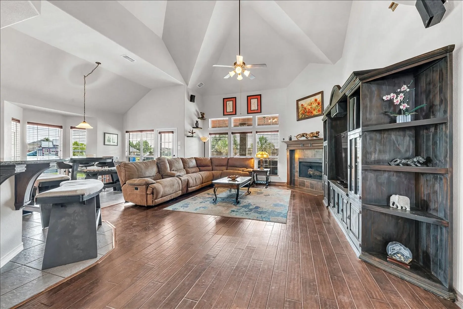 Single Family Residence For Sale in Tarrant County , 2824 Stackhouse Street, Fort Worth, Texas 76244, 5 Bedroom, 4 Bathroom, 3 Garage spaces, 4,286 Sqft, built in 2012, mls#21340775, Real Estate Agent in Fort Worth, Homes For Sale in Tarrant county, Homes For Sale in Fort Worth, Realtor in Fort Worth Texas, Real Estate Brokerage Independent Realty Texas, Luminita Cordes Realtor