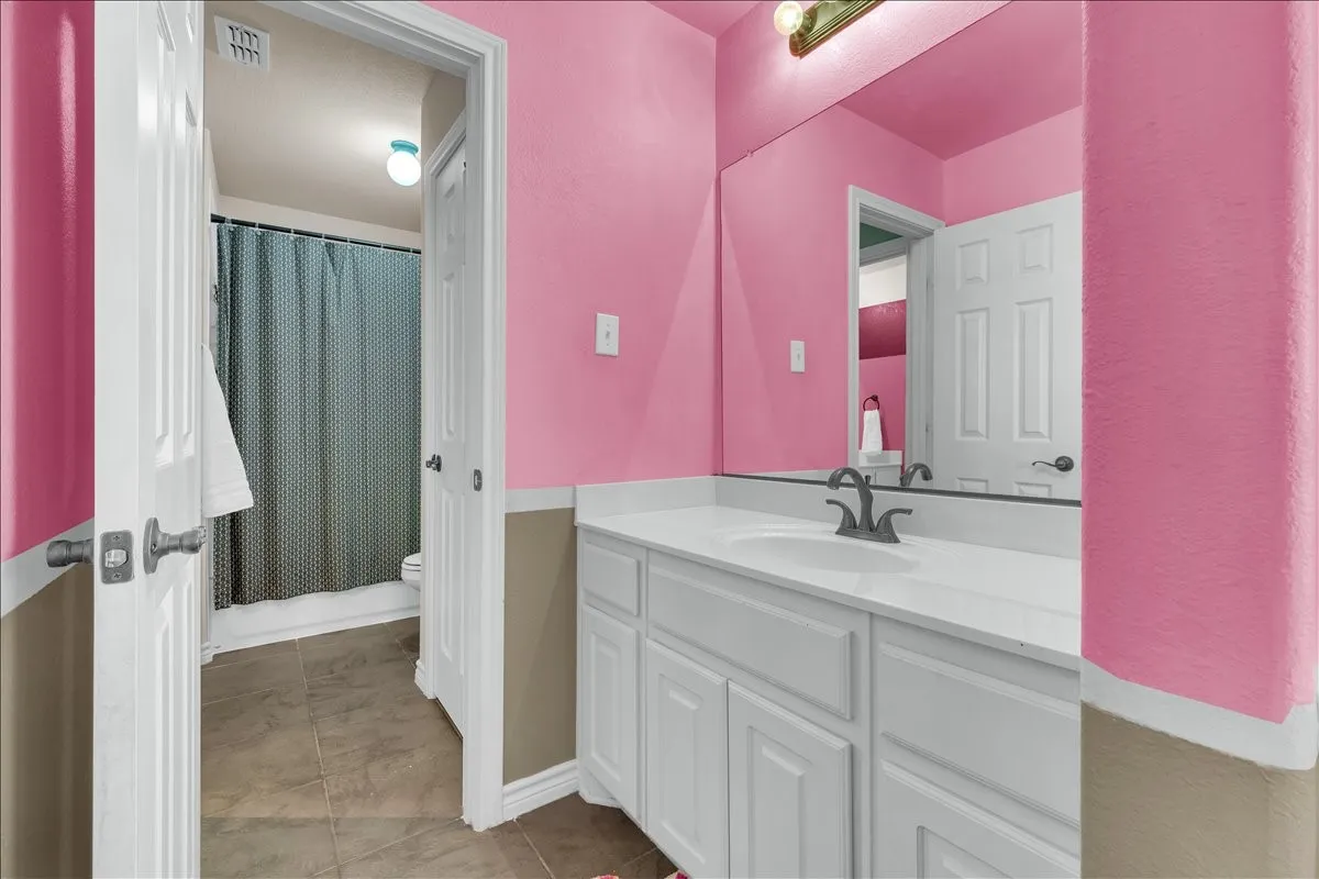 Single Family Residence For Sale in Tarrant County , 2824 Stackhouse Street, Fort Worth, Texas 76244, 5 Bedroom, 4 Bathroom, 3 Garage spaces, 4,286 Sqft, built in 2012, mls#21340775, Real Estate Agent in Fort Worth, Homes For Sale in Tarrant county, Homes For Sale in Fort Worth, Realtor in Fort Worth Texas, Real Estate Brokerage Independent Realty Texas, Luminita Cordes Realtor