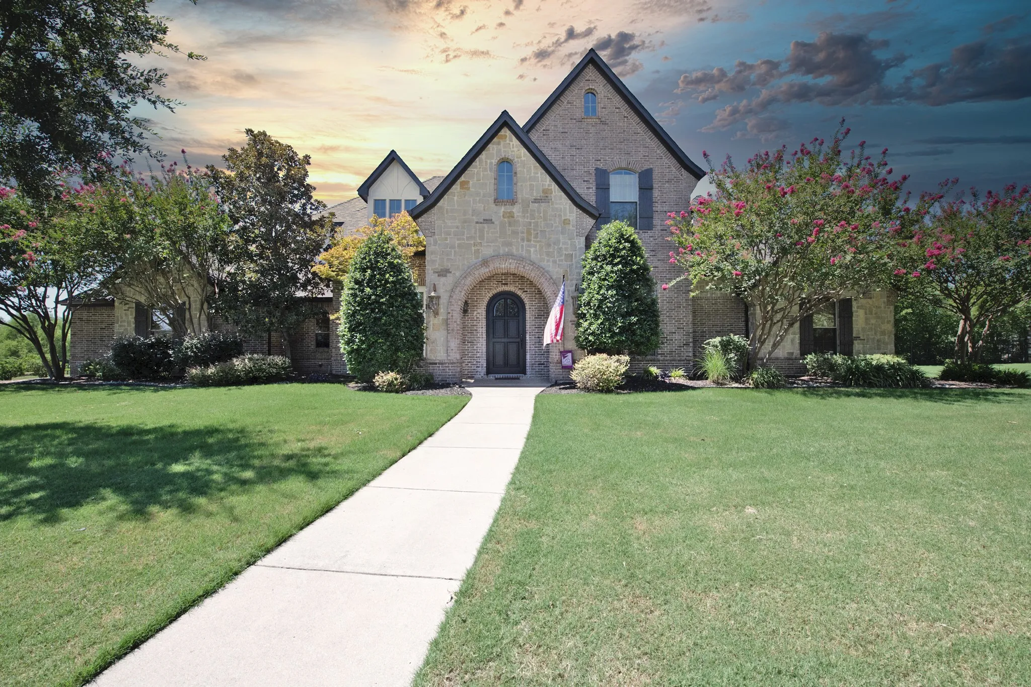 Single Family Residence For Sale in Rockwall County , 2 Westchester Court, Heath, Texas 75032, 4 Bedroom, 4 Bathroom, 3 Garage spaces, 3,900 Sqft, built in 2004, mls#21346031, Real Estate Agent in Heath, Homes For Sale in Rockwall county, Homes For Sale in Heath, Realtor in Heath Texas, Real Estate Brokerage Independent Realty Texas, Luminita Cordes Realtor