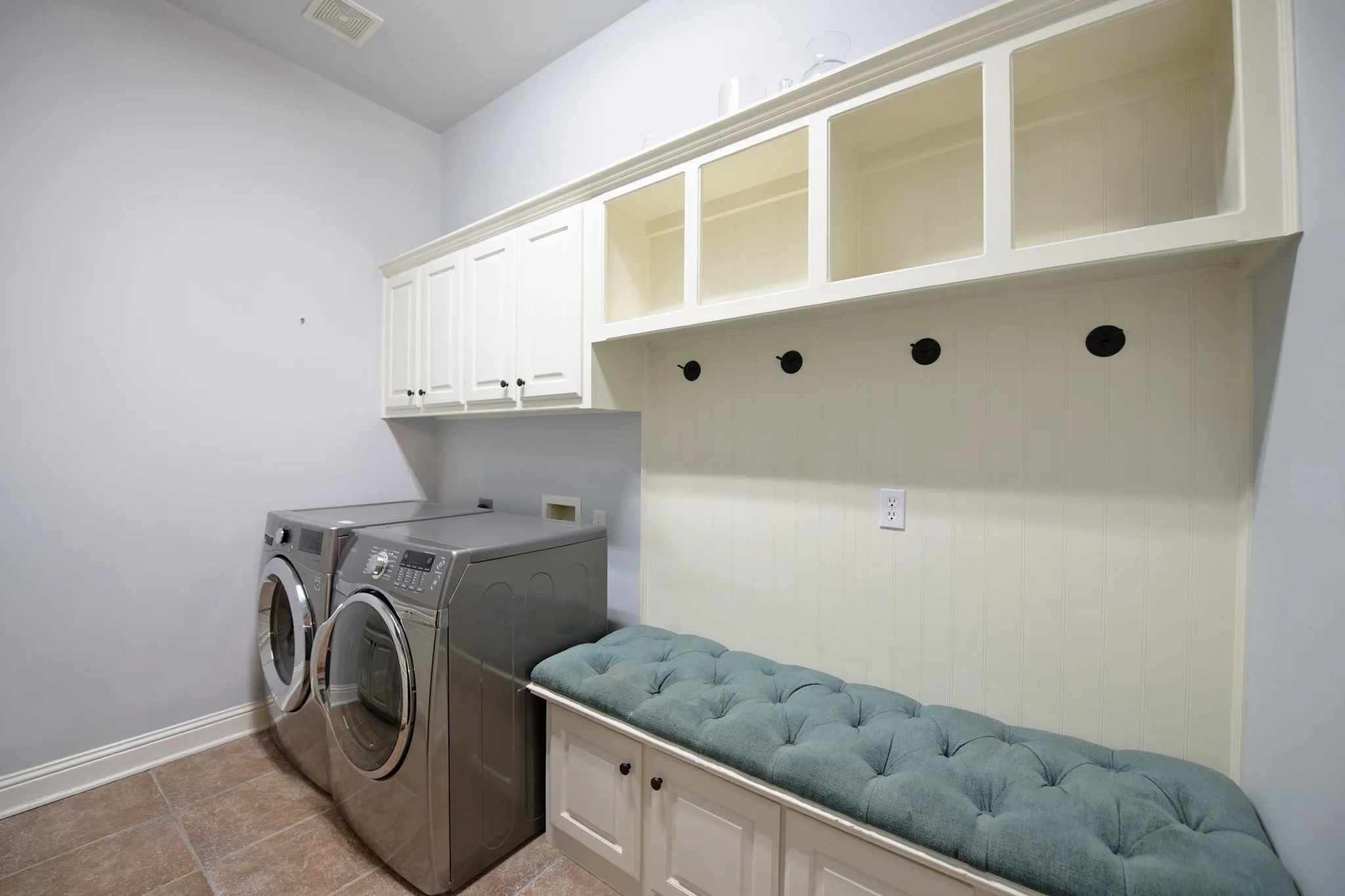 Single Family Residence For Sale in Rockwall County , 2 Westchester Court, Heath, Texas 75032, 4 Bedroom, 4 Bathroom, 3 Garage spaces, 3,900 Sqft, built in 2004, mls#21346031, Real Estate Agent in Heath, Homes For Sale in Rockwall county, Homes For Sale in Heath, Realtor in Heath Texas, Real Estate Brokerage Independent Realty Texas, Luminita Cordes Realtor