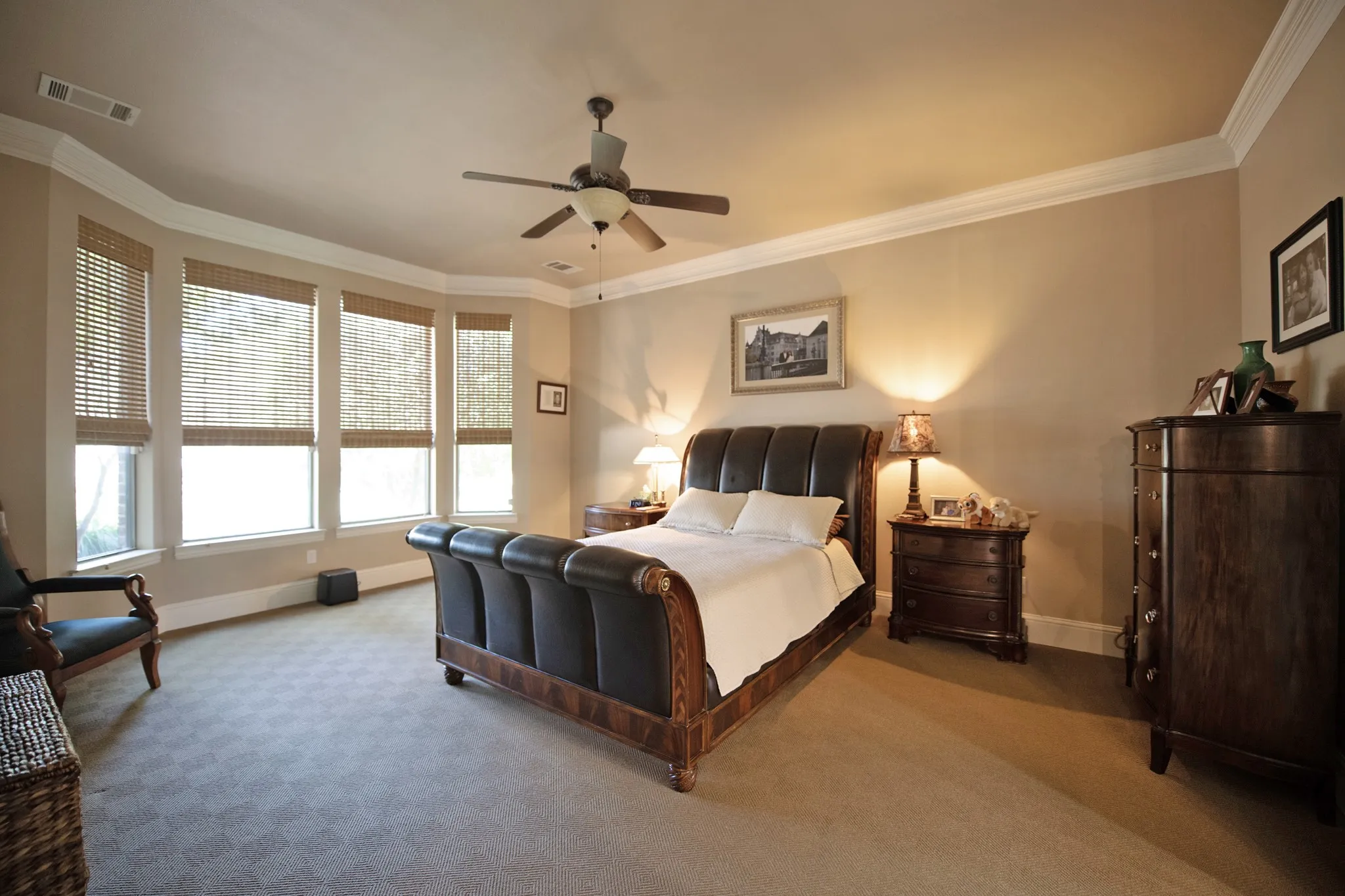 Single Family Residence For Sale in Rockwall County , 2 Westchester Court, Heath, Texas 75032, 4 Bedroom, 4 Bathroom, 3 Garage spaces, 3,900 Sqft, built in 2004, mls#21346031, Real Estate Agent in Heath, Homes For Sale in Rockwall county, Homes For Sale in Heath, Realtor in Heath Texas, Real Estate Brokerage Independent Realty Texas, Luminita Cordes Realtor