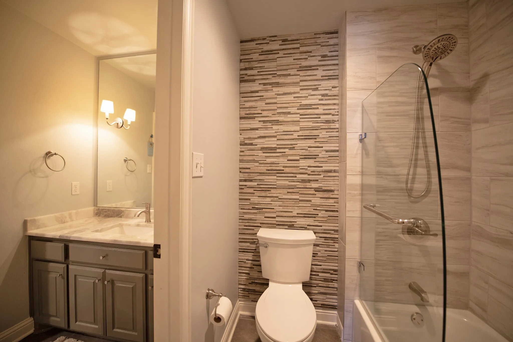 Single Family Residence For Sale in Rockwall County , 2 Westchester Court, Heath, Texas 75032, 4 Bedroom, 4 Bathroom, 3 Garage spaces, 3,900 Sqft, built in 2004, mls#21346031, Real Estate Agent in Heath, Homes For Sale in Rockwall county, Homes For Sale in Heath, Realtor in Heath Texas, Real Estate Brokerage Independent Realty Texas, Luminita Cordes Realtor