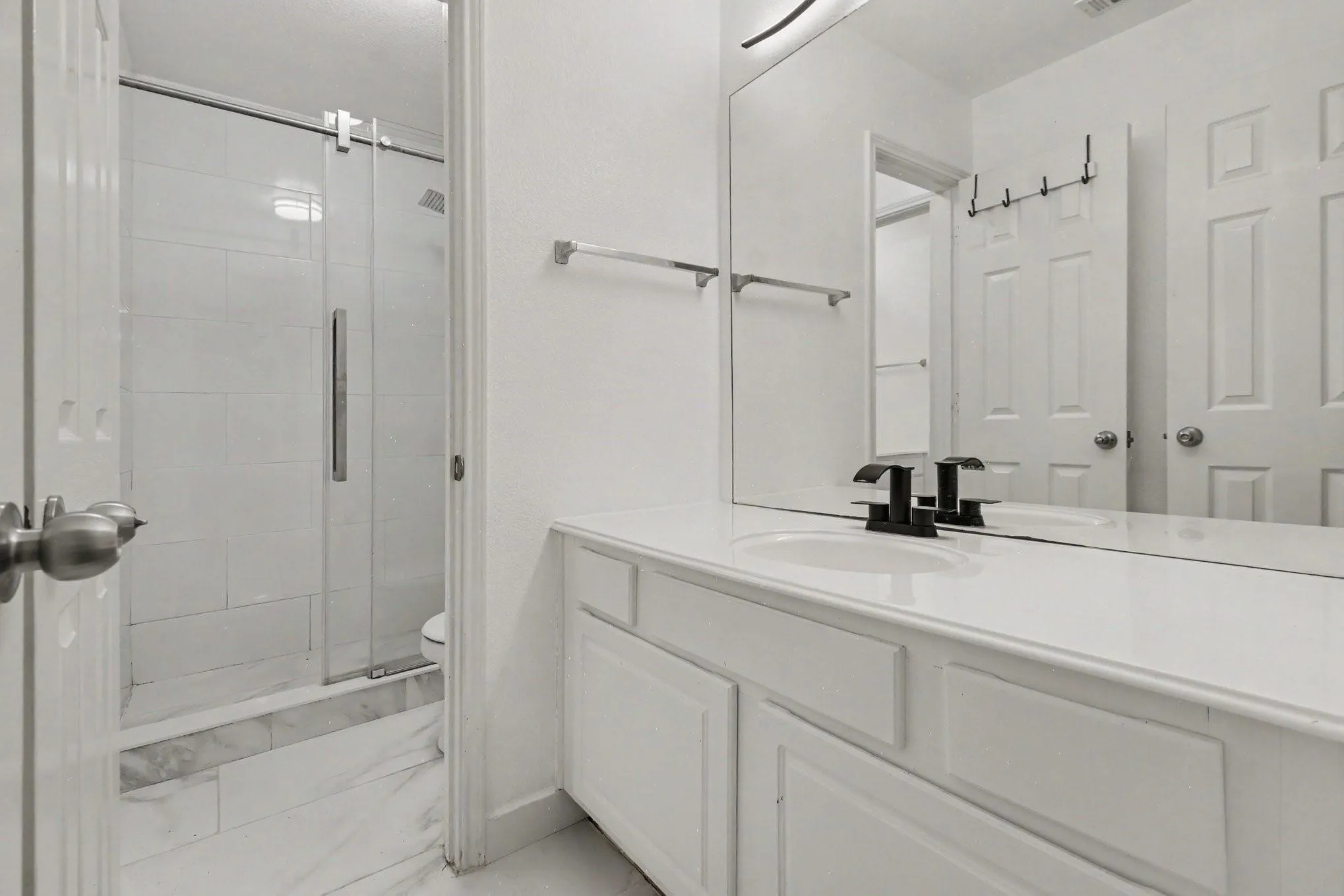 Single Family Residence For Sale in Rockwall County , 477 Monterey Drive, Rockwall, Texas 75087, 5 Bedroom, 4 Bathroom, 3 Garage spaces, 3,594 Sqft, built in 2002, mls#21346004, Real Estate Agent in Rockwall, Homes For Sale in Rockwall county, Homes For Sale in Rockwall, Realtor in Rockwall Texas, Real Estate Brokerage Independent Realty Texas, Luminita Cordes Realtor