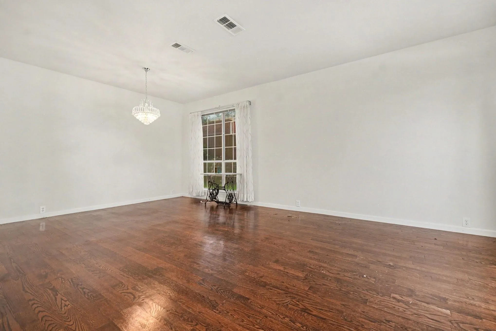 Single Family Residence For Sale in Rockwall County , 477 Monterey Drive, Rockwall, Texas 75087, 5 Bedroom, 4 Bathroom, 3 Garage spaces, 3,594 Sqft, built in 2002, mls#21346004, Real Estate Agent in Rockwall, Homes For Sale in Rockwall county, Homes For Sale in Rockwall, Realtor in Rockwall Texas, Real Estate Brokerage Independent Realty Texas, Luminita Cordes Realtor