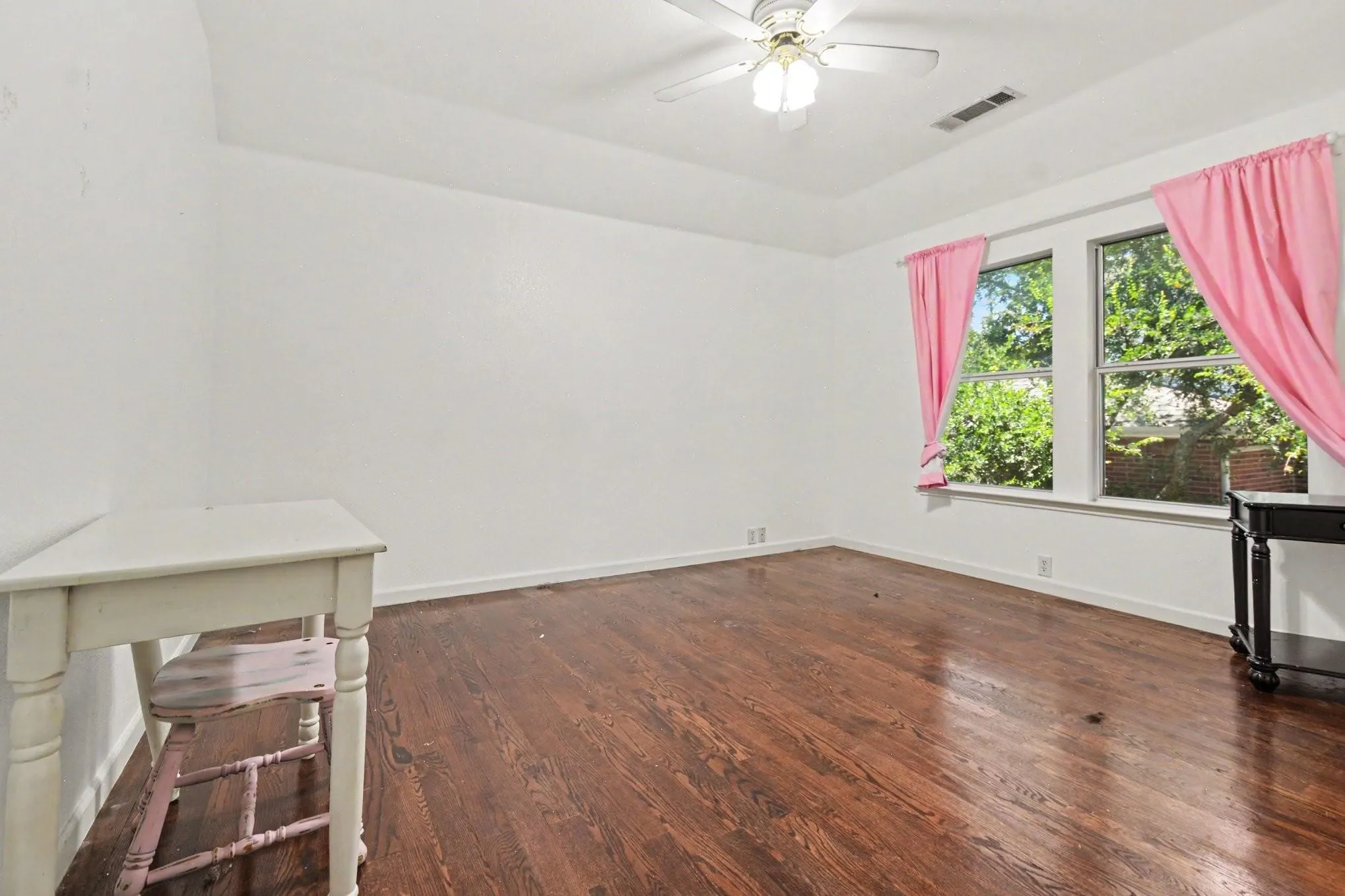 Single Family Residence For Sale in Rockwall County , 477 Monterey Drive, Rockwall, Texas 75087, 5 Bedroom, 4 Bathroom, 3 Garage spaces, 3,594 Sqft, built in 2002, mls#21346004, Real Estate Agent in Rockwall, Homes For Sale in Rockwall county, Homes For Sale in Rockwall, Realtor in Rockwall Texas, Real Estate Brokerage Independent Realty Texas, Luminita Cordes Realtor
