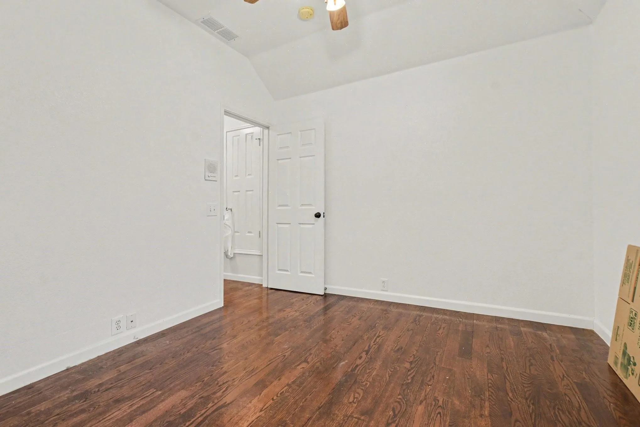 Single Family Residence For Sale in Rockwall County , 477 Monterey Drive, Rockwall, Texas 75087, 5 Bedroom, 4 Bathroom, 3 Garage spaces, 3,594 Sqft, built in 2002, mls#21346004, Real Estate Agent in Rockwall, Homes For Sale in Rockwall county, Homes For Sale in Rockwall, Realtor in Rockwall Texas, Real Estate Brokerage Independent Realty Texas, Luminita Cordes Realtor