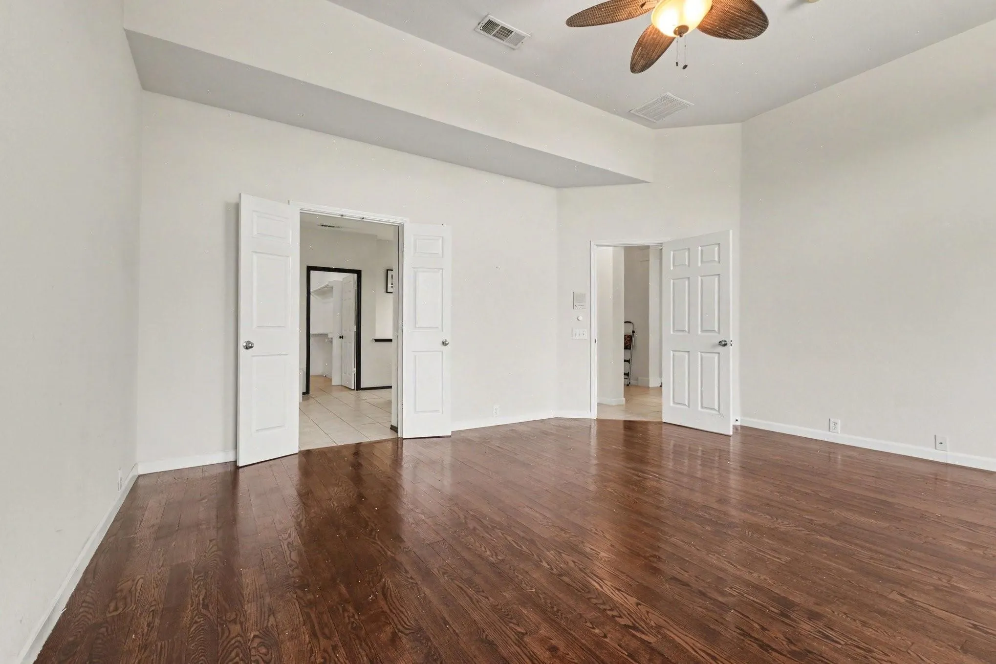 Single Family Residence For Sale in Rockwall County , 477 Monterey Drive, Rockwall, Texas 75087, 5 Bedroom, 4 Bathroom, 3 Garage spaces, 3,594 Sqft, built in 2002, mls#21346004, Real Estate Agent in Rockwall, Homes For Sale in Rockwall county, Homes For Sale in Rockwall, Realtor in Rockwall Texas, Real Estate Brokerage Independent Realty Texas, Luminita Cordes Realtor