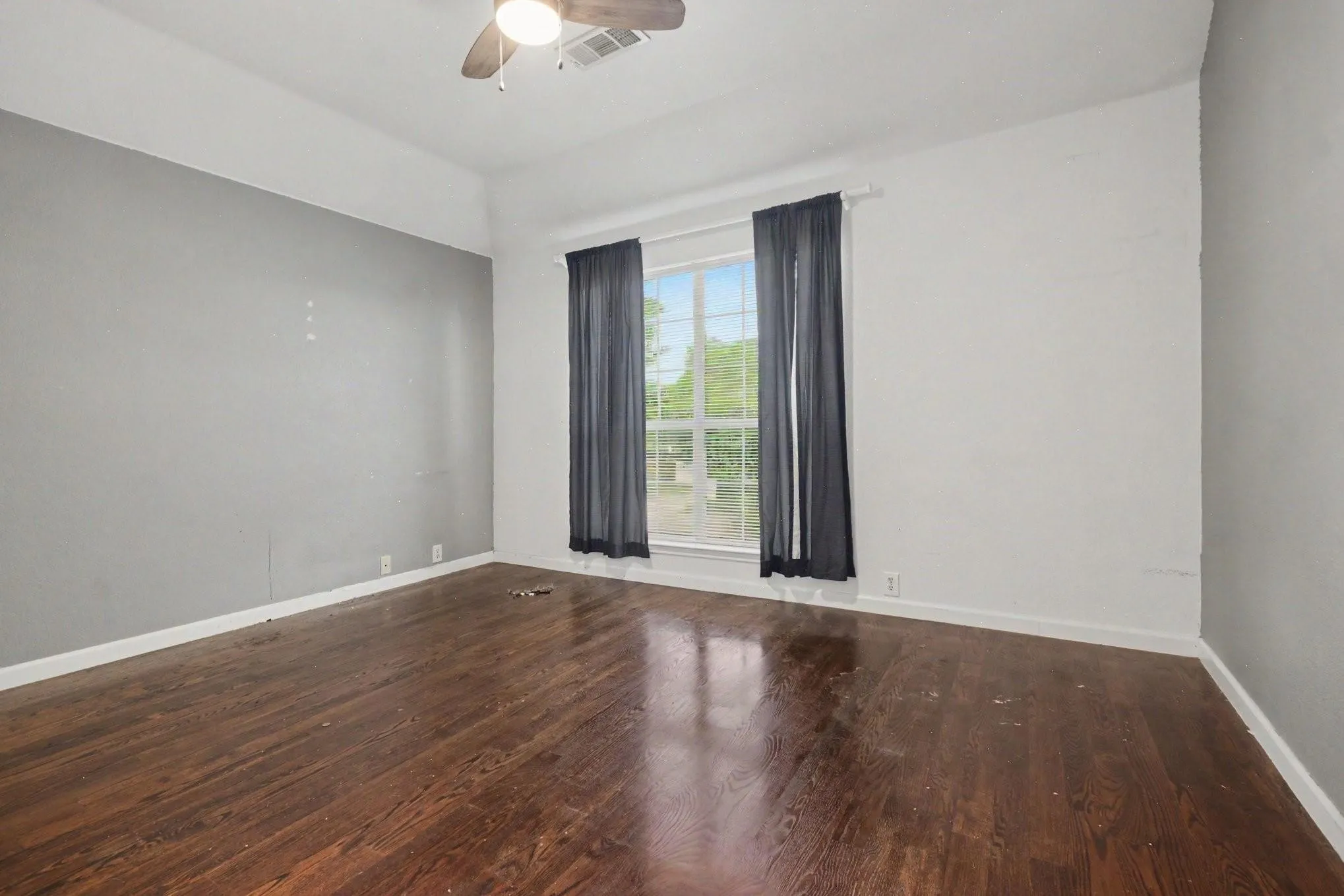 Single Family Residence For Sale in Rockwall County , 477 Monterey Drive, Rockwall, Texas 75087, 5 Bedroom, 4 Bathroom, 3 Garage spaces, 3,594 Sqft, built in 2002, mls#21346004, Real Estate Agent in Rockwall, Homes For Sale in Rockwall county, Homes For Sale in Rockwall, Realtor in Rockwall Texas, Real Estate Brokerage Independent Realty Texas, Luminita Cordes Realtor