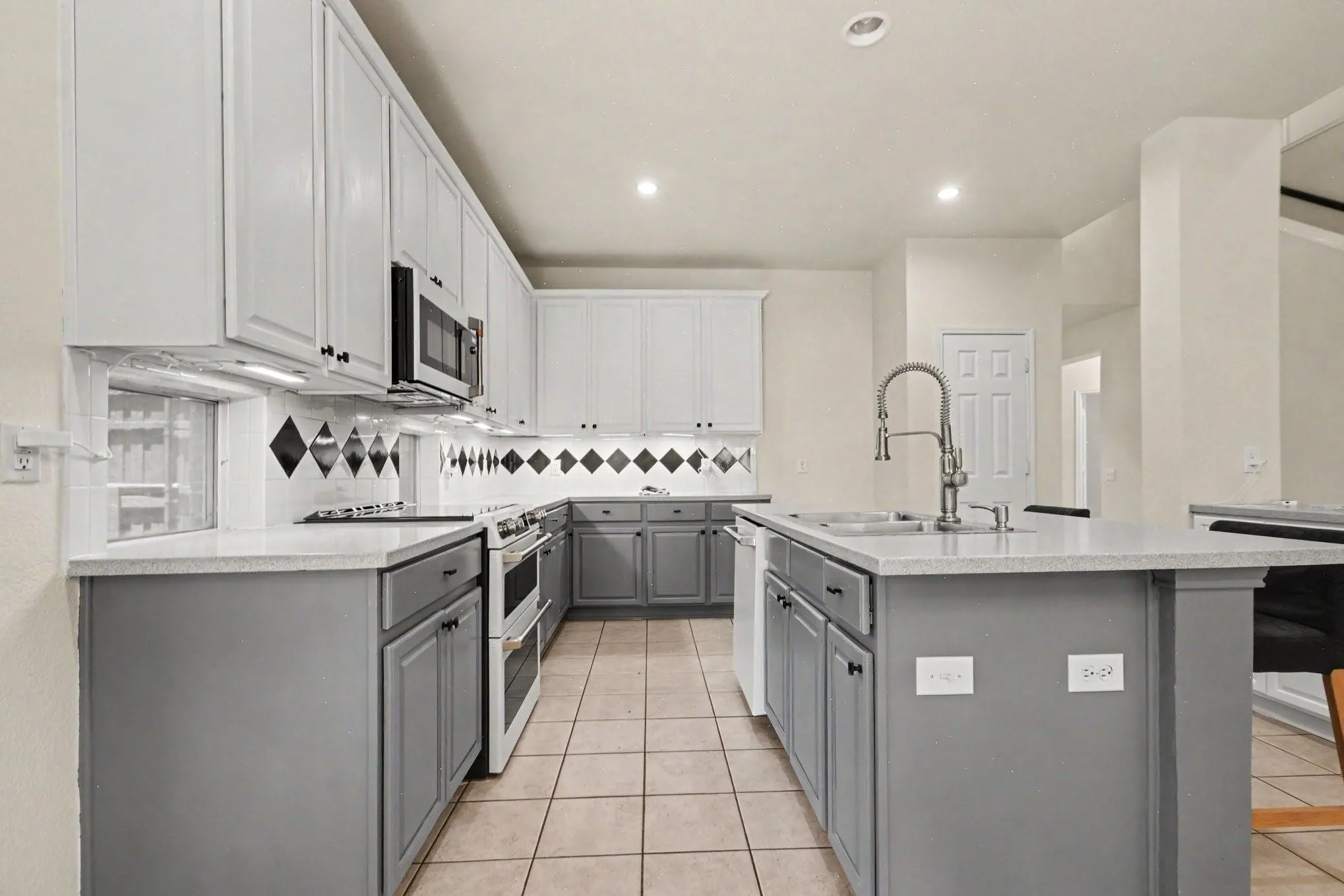 Single Family Residence For Sale in Rockwall County , 477 Monterey Drive, Rockwall, Texas 75087, 5 Bedroom, 4 Bathroom, 3 Garage spaces, 3,594 Sqft, built in 2002, mls#21346004, Real Estate Agent in Rockwall, Homes For Sale in Rockwall county, Homes For Sale in Rockwall, Realtor in Rockwall Texas, Real Estate Brokerage Independent Realty Texas, Luminita Cordes Realtor