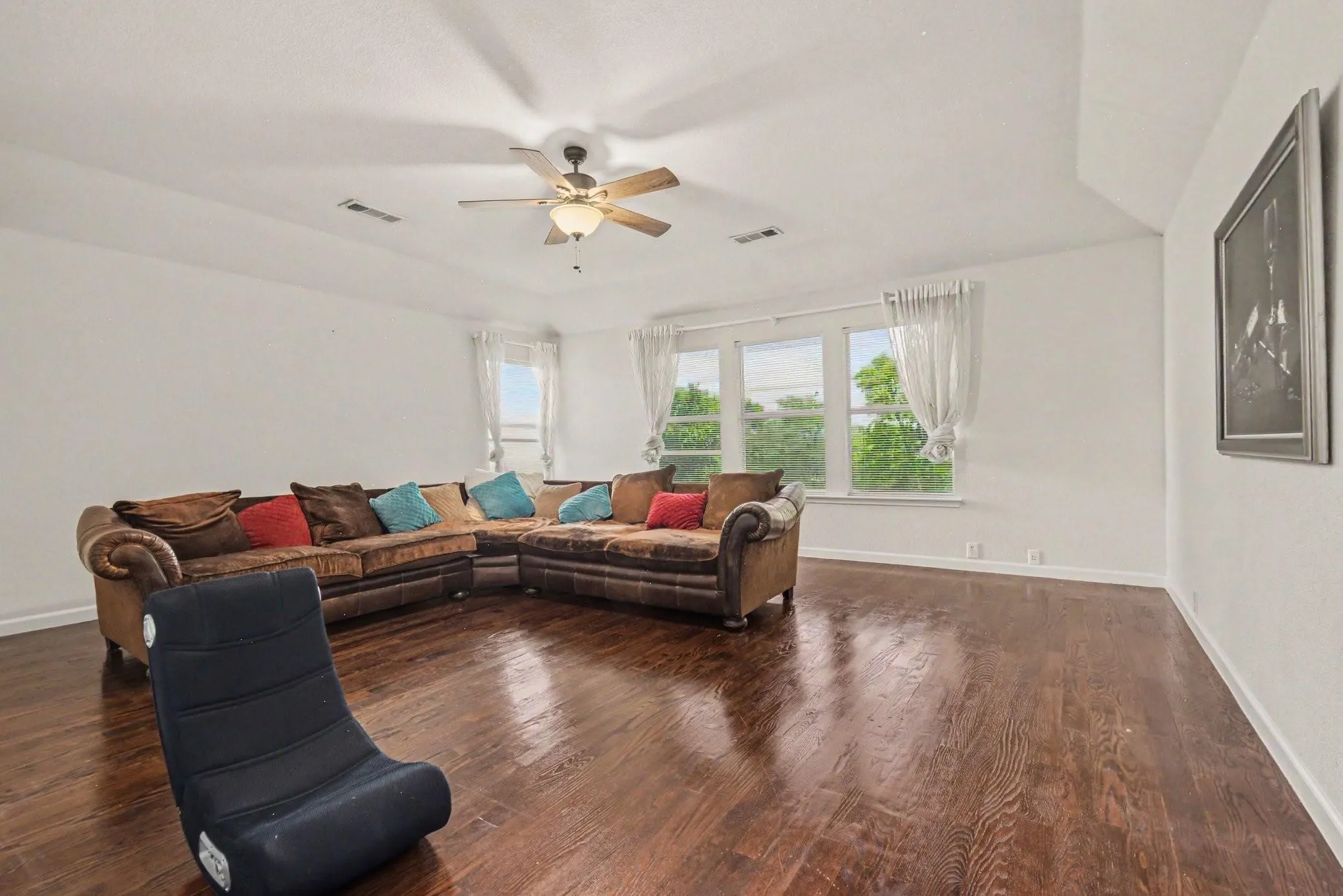 Single Family Residence For Sale in Rockwall County , 477 Monterey Drive, Rockwall, Texas 75087, 5 Bedroom, 4 Bathroom, 3 Garage spaces, 3,594 Sqft, built in 2002, mls#21346004, Real Estate Agent in Rockwall, Homes For Sale in Rockwall county, Homes For Sale in Rockwall, Realtor in Rockwall Texas, Real Estate Brokerage Independent Realty Texas, Luminita Cordes Realtor