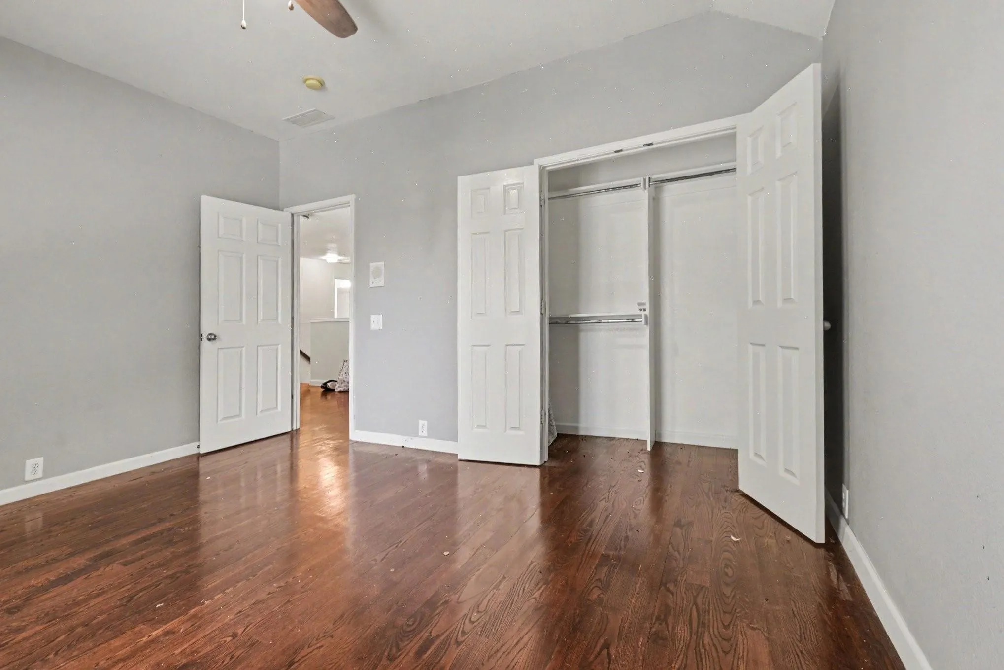 Single Family Residence For Sale in Rockwall County , 477 Monterey Drive, Rockwall, Texas 75087, 5 Bedroom, 4 Bathroom, 3 Garage spaces, 3,594 Sqft, built in 2002, mls#21346004, Real Estate Agent in Rockwall, Homes For Sale in Rockwall county, Homes For Sale in Rockwall, Realtor in Rockwall Texas, Real Estate Brokerage Independent Realty Texas, Luminita Cordes Realtor