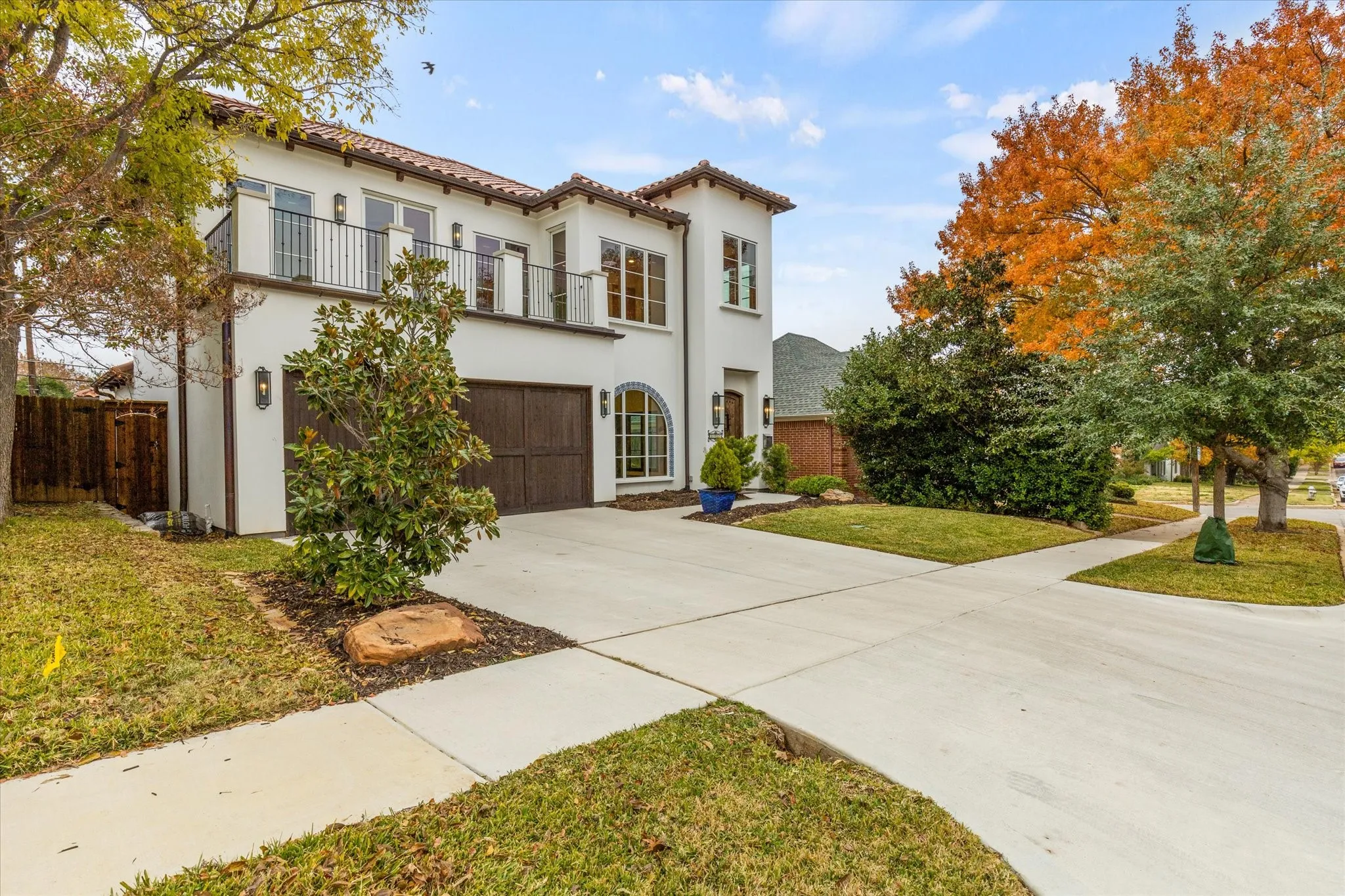 Single Family Residence For Sale in Tarrant County , 3904 W 5th Street, Fort Worth, Texas 76107, 3 Bedroom, 4 Bathroom, 2 Garage spaces, 4,476 Sqft, built in 2017, mls#21344129, Real Estate Agent in Fort Worth, Homes For Sale in Tarrant county, Homes For Sale in Fort Worth, Realtor in Fort Worth Texas, Real Estate Brokerage Independent Realty Texas, Luminita Cordes Realtor