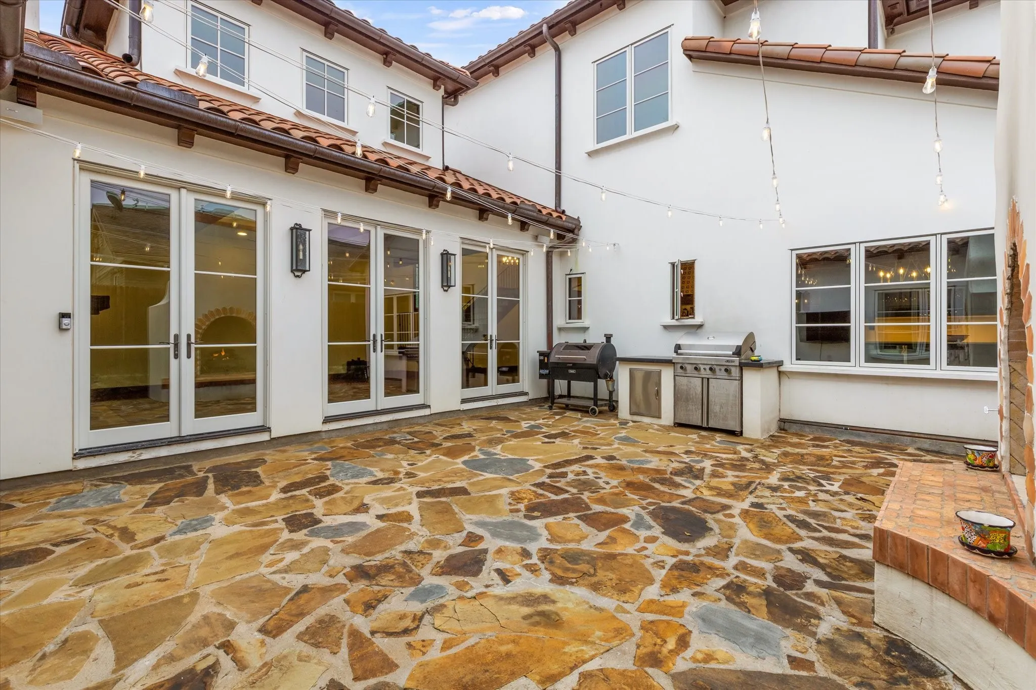 Single Family Residence For Sale in Tarrant County , 3904 W 5th Street, Fort Worth, Texas 76107, 3 Bedroom, 4 Bathroom, 2 Garage spaces, 4,476 Sqft, built in 2017, mls#21344129, Real Estate Agent in Fort Worth, Homes For Sale in Tarrant county, Homes For Sale in Fort Worth, Realtor in Fort Worth Texas, Real Estate Brokerage Independent Realty Texas, Luminita Cordes Realtor