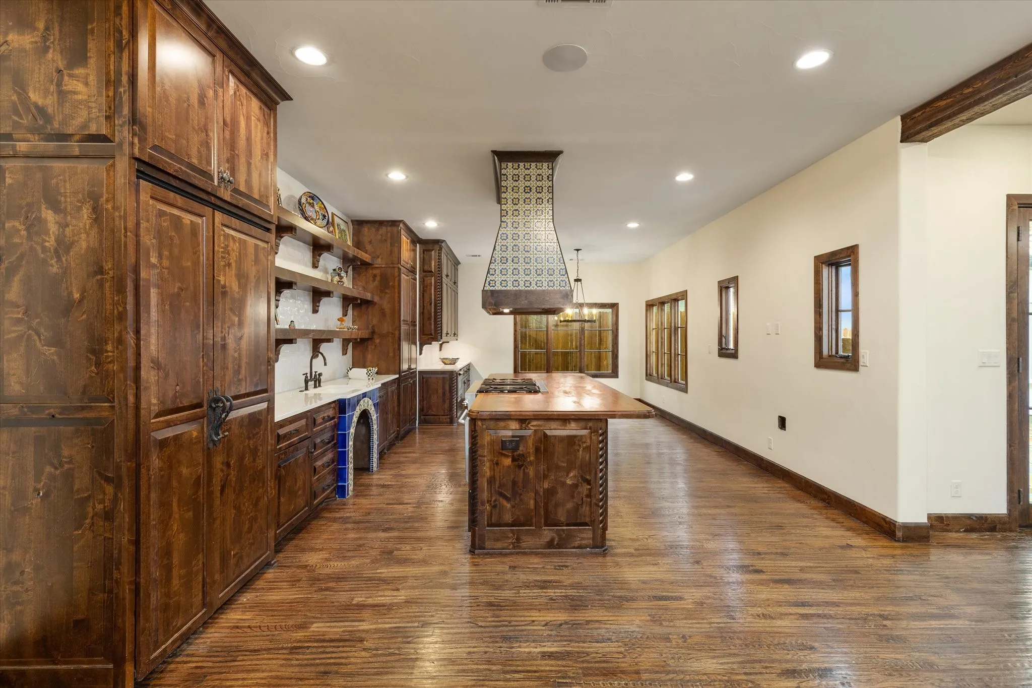 Single Family Residence For Sale in Tarrant County , 3904 W 5th Street, Fort Worth, Texas 76107, 3 Bedroom, 4 Bathroom, 2 Garage spaces, 4,476 Sqft, built in 2017, mls#21344129, Real Estate Agent in Fort Worth, Homes For Sale in Tarrant county, Homes For Sale in Fort Worth, Realtor in Fort Worth Texas, Real Estate Brokerage Independent Realty Texas, Luminita Cordes Realtor