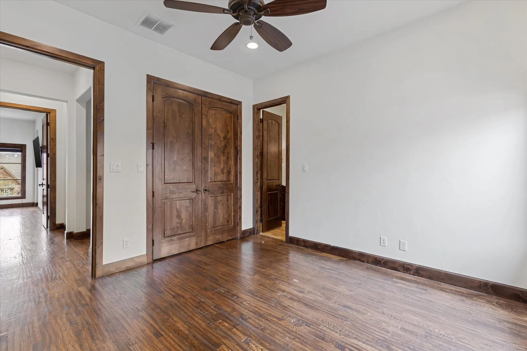 Single Family Residence For Sale in Tarrant County , 3904 W 5th Street, Fort Worth, Texas 76107, 3 Bedroom, 4 Bathroom, 2 Garage spaces, 4,476 Sqft, built in 2017, mls#21344129, Real Estate Agent in Fort Worth, Homes For Sale in Tarrant county, Homes For Sale in Fort Worth, Realtor in Fort Worth Texas, Real Estate Brokerage Independent Realty Texas, Luminita Cordes Realtor