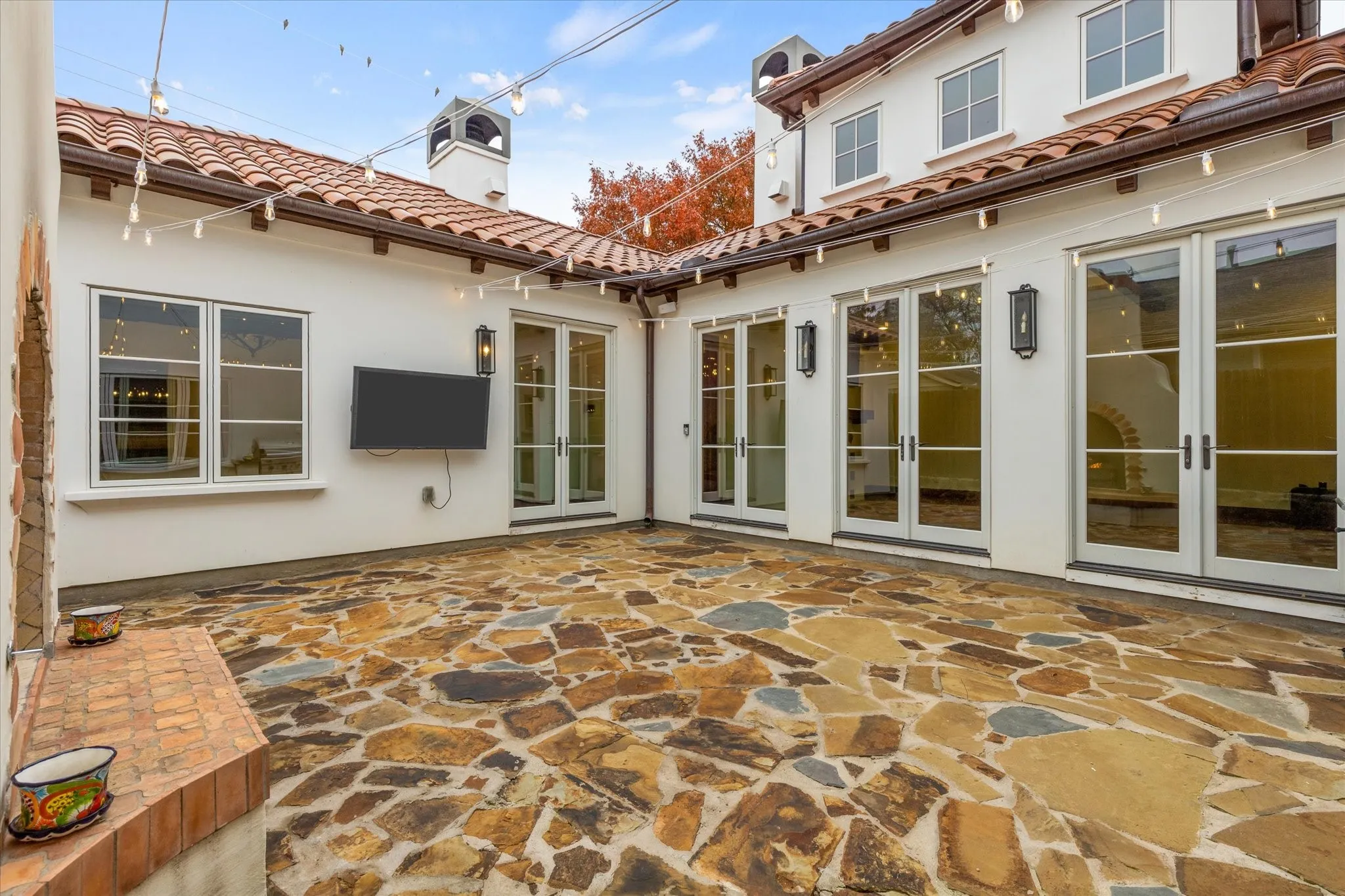 Single Family Residence For Sale in Tarrant County , 3904 W 5th Street, Fort Worth, Texas 76107, 3 Bedroom, 4 Bathroom, 2 Garage spaces, 4,476 Sqft, built in 2017, mls#21344129, Real Estate Agent in Fort Worth, Homes For Sale in Tarrant county, Homes For Sale in Fort Worth, Realtor in Fort Worth Texas, Real Estate Brokerage Independent Realty Texas, Luminita Cordes Realtor