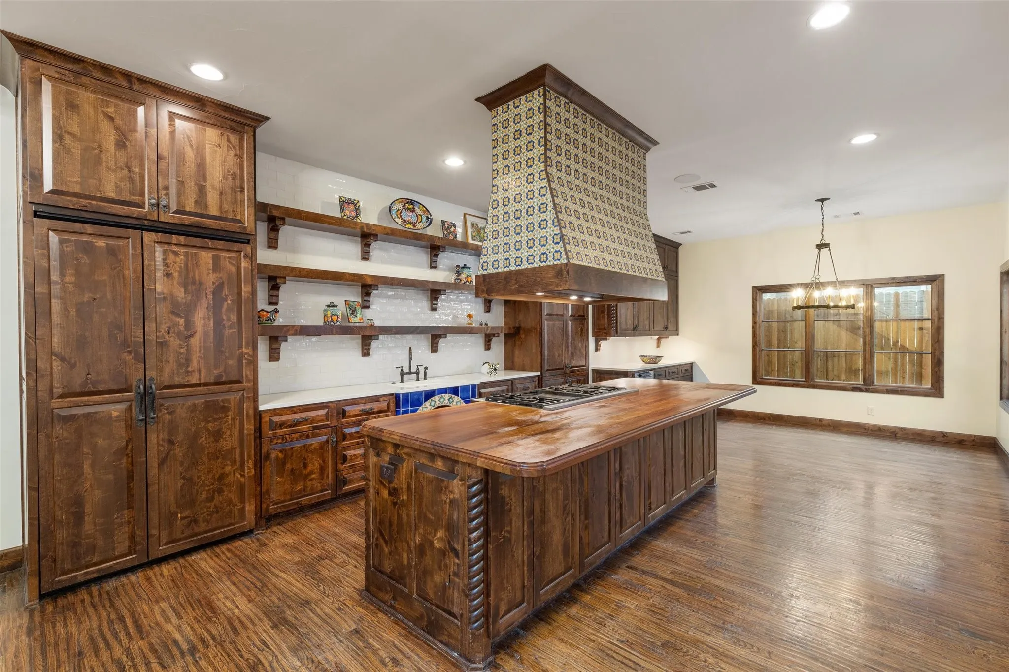 Single Family Residence For Sale in Tarrant County , 3904 W 5th Street, Fort Worth, Texas 76107, 3 Bedroom, 4 Bathroom, 2 Garage spaces, 4,476 Sqft, built in 2017, mls#21344129, Real Estate Agent in Fort Worth, Homes For Sale in Tarrant county, Homes For Sale in Fort Worth, Realtor in Fort Worth Texas, Real Estate Brokerage Independent Realty Texas, Luminita Cordes Realtor