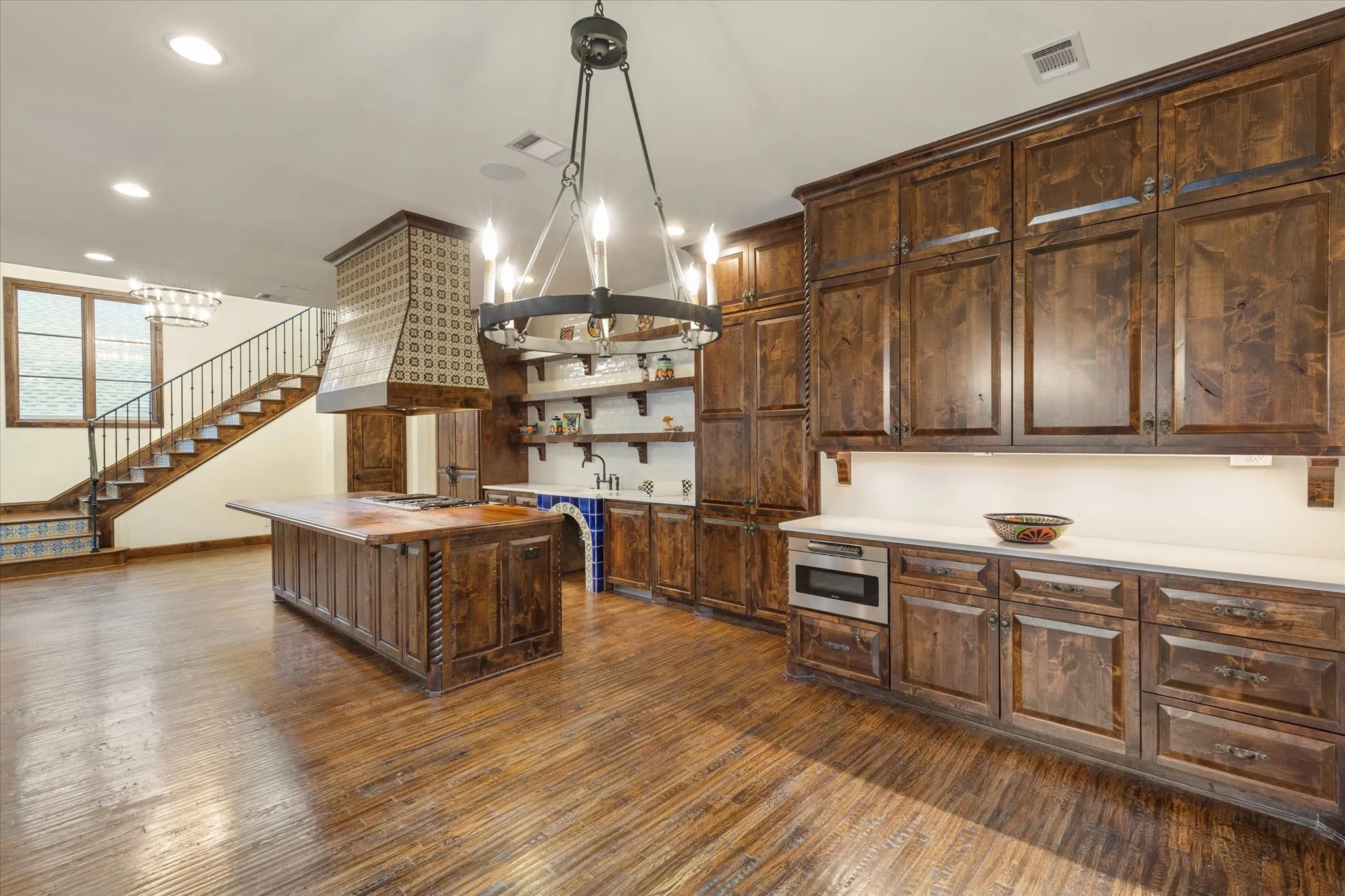 Single Family Residence For Sale in Tarrant County , 3904 W 5th Street, Fort Worth, Texas 76107, 3 Bedroom, 4 Bathroom, 2 Garage spaces, 4,476 Sqft, built in 2017, mls#21344129, Real Estate Agent in Fort Worth, Homes For Sale in Tarrant county, Homes For Sale in Fort Worth, Realtor in Fort Worth Texas, Real Estate Brokerage Independent Realty Texas, Luminita Cordes Realtor