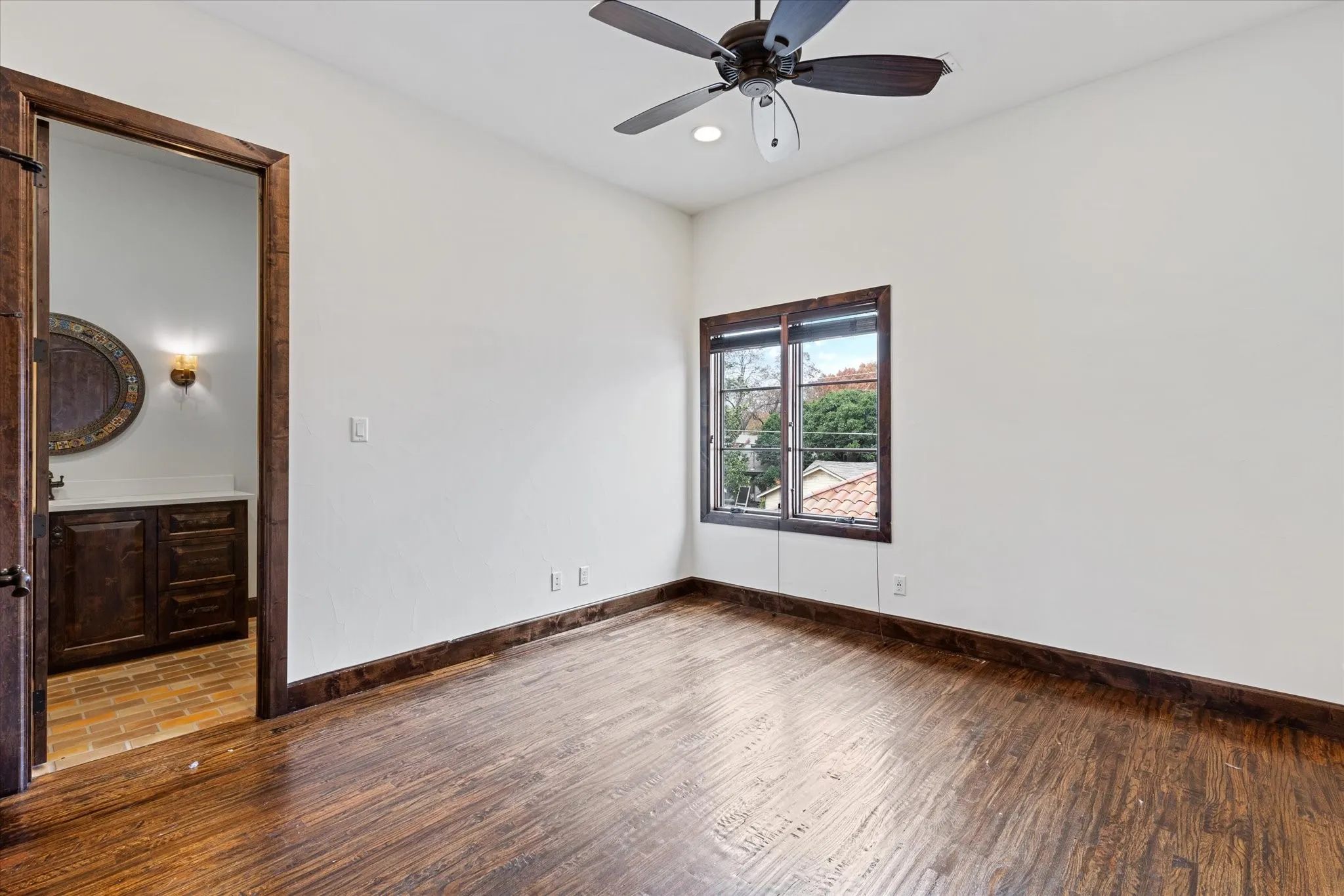 Single Family Residence For Sale in Tarrant County , 3904 W 5th Street, Fort Worth, Texas 76107, 3 Bedroom, 4 Bathroom, 2 Garage spaces, 4,476 Sqft, built in 2017, mls#21344129, Real Estate Agent in Fort Worth, Homes For Sale in Tarrant county, Homes For Sale in Fort Worth, Realtor in Fort Worth Texas, Real Estate Brokerage Independent Realty Texas, Luminita Cordes Realtor