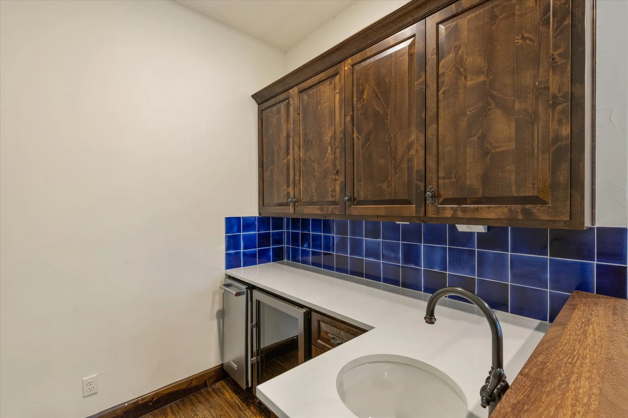Single Family Residence For Sale in Tarrant County , 3904 W 5th Street, Fort Worth, Texas 76107, 3 Bedroom, 4 Bathroom, 2 Garage spaces, 4,476 Sqft, built in 2017, mls#21344129, Real Estate Agent in Fort Worth, Homes For Sale in Tarrant county, Homes For Sale in Fort Worth, Realtor in Fort Worth Texas, Real Estate Brokerage Independent Realty Texas, Luminita Cordes Realtor