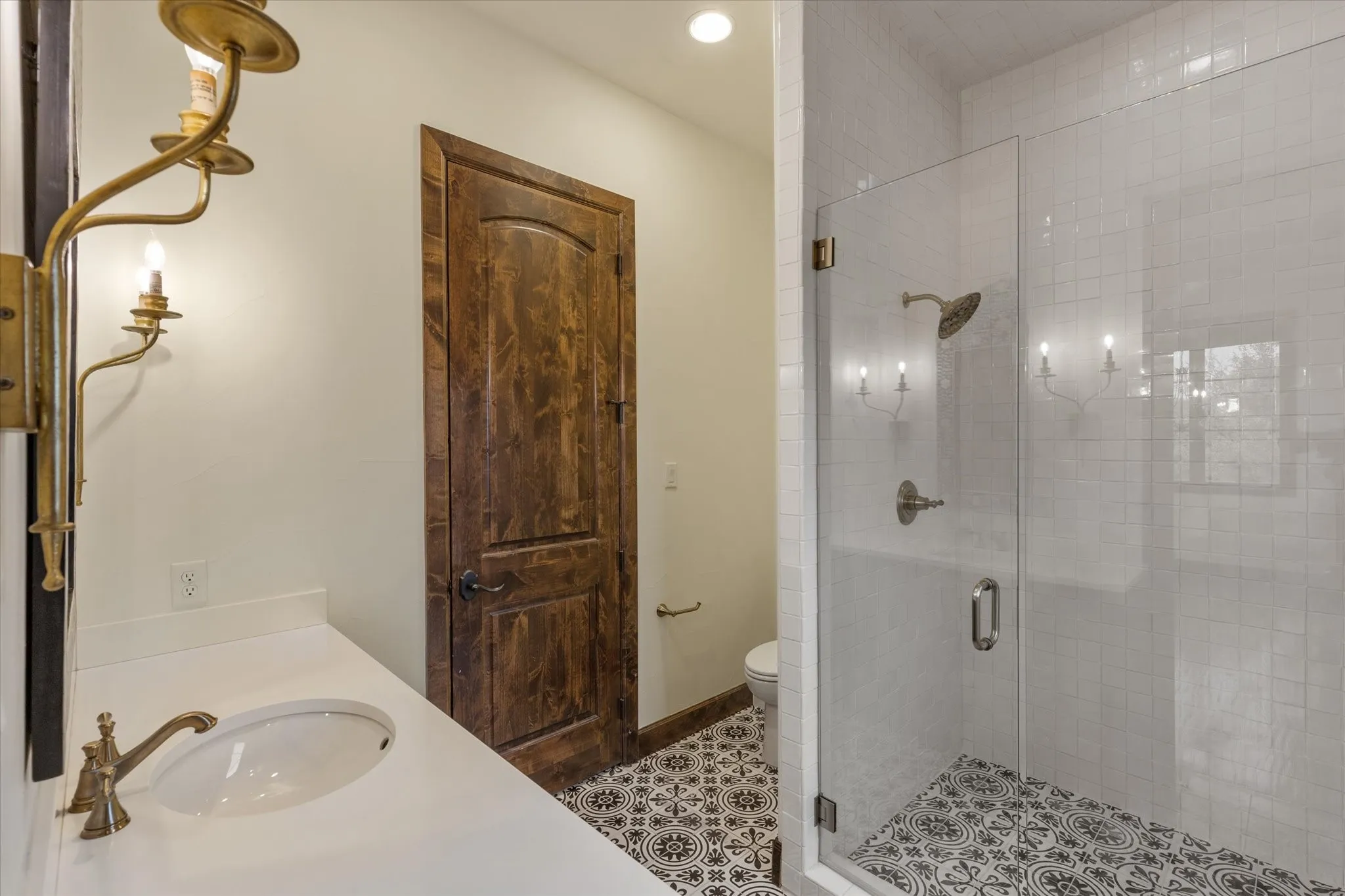Single Family Residence For Sale in Tarrant County , 3904 W 5th Street, Fort Worth, Texas 76107, 3 Bedroom, 4 Bathroom, 2 Garage spaces, 4,476 Sqft, built in 2017, mls#21344129, Real Estate Agent in Fort Worth, Homes For Sale in Tarrant county, Homes For Sale in Fort Worth, Realtor in Fort Worth Texas, Real Estate Brokerage Independent Realty Texas, Luminita Cordes Realtor