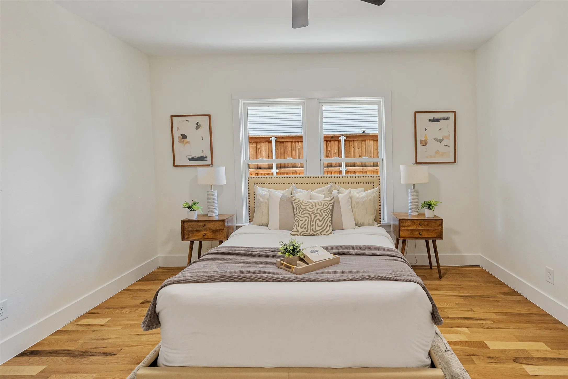 Single Family Residence For Sale in Dallas County , 407 S Rosemont Avenue, Dallas, Texas 75208, 3 Bedroom, 2 Bathroom, Garage spaces, 1,511 Sqft, built in 1923, mls#21334030, Real Estate Agent in Dallas, Homes For Sale in Dallas county, Homes For Sale in Dallas, Realtor in Dallas Texas, Real Estate Brokerage Independent Realty Texas, Luminita Cordes Realtor