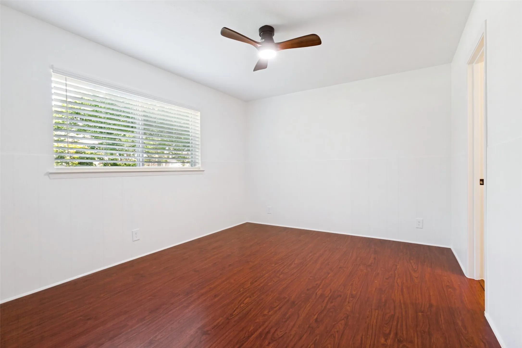 Single Family Residence For Sale in Dallas County , 1905 Deep Valley Drive, Richardson, Texas 75080, 3 Bedroom, 2 Bathroom, 2 Garage spaces, 1,602 Sqft, built in 1968, mls#21344154, Real Estate Agent in Richardson, Homes For Sale in Dallas county, Homes For Sale in Richardson, Realtor in Richardson Texas, Real Estate Brokerage Independent Realty Texas, Luminita Cordes Realtor