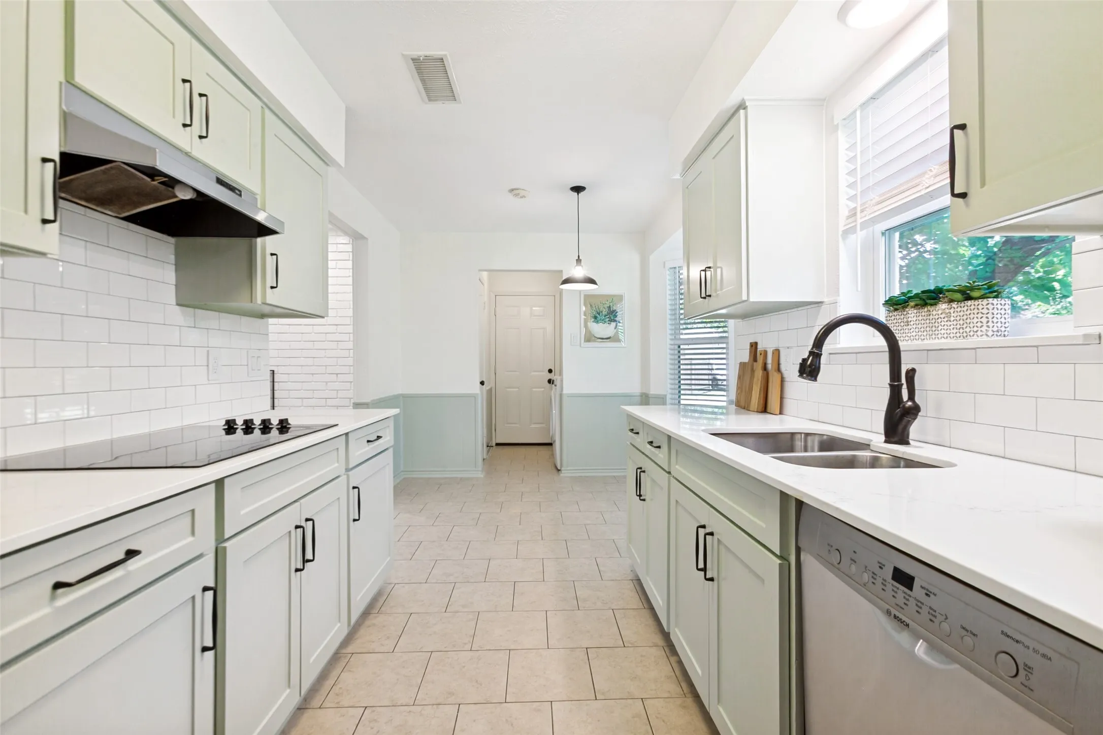 Single Family Residence For Sale in Dallas County , 1905 Deep Valley Drive, Richardson, Texas 75080, 3 Bedroom, 2 Bathroom, 2 Garage spaces, 1,602 Sqft, built in 1968, mls#21344154, Real Estate Agent in Richardson, Homes For Sale in Dallas county, Homes For Sale in Richardson, Realtor in Richardson Texas, Real Estate Brokerage Independent Realty Texas, Luminita Cordes Realtor