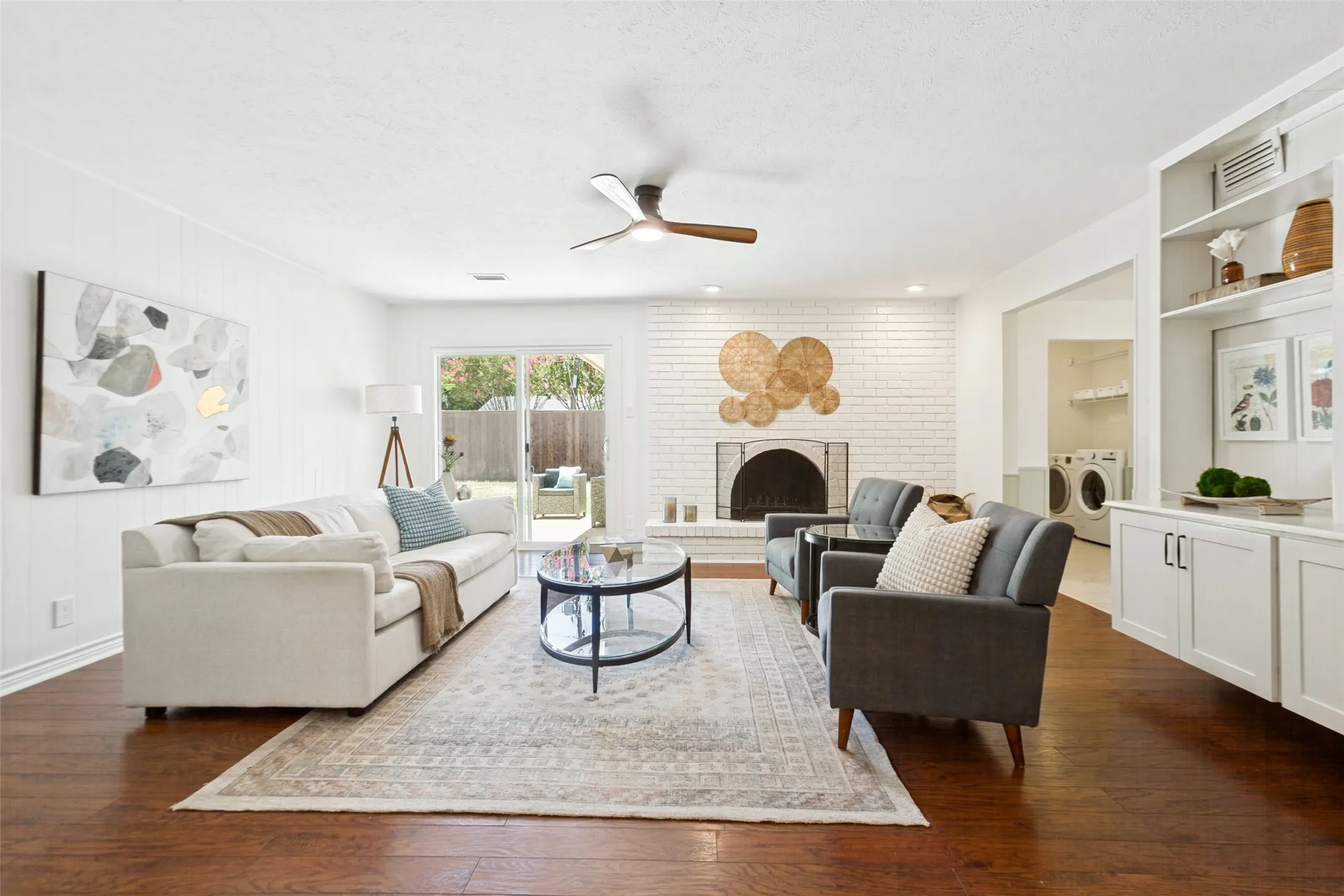 Single Family Residence For Sale in Dallas County , 1905 Deep Valley Drive, Richardson, Texas 75080, 3 Bedroom, 2 Bathroom, 2 Garage spaces, 1,602 Sqft, built in 1968, mls#21344154, Real Estate Agent in Richardson, Homes For Sale in Dallas county, Homes For Sale in Richardson, Realtor in Richardson Texas, Real Estate Brokerage Independent Realty Texas, Luminita Cordes Realtor