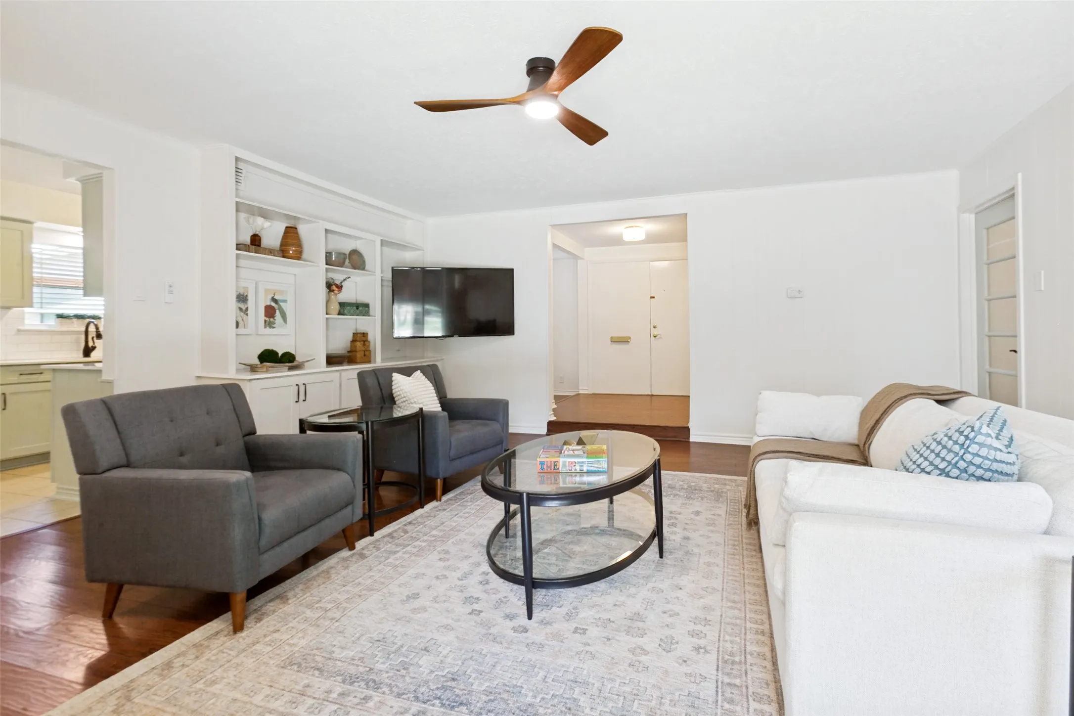 Single Family Residence For Sale in Dallas County , 1905 Deep Valley Drive, Richardson, Texas 75080, 3 Bedroom, 2 Bathroom, 2 Garage spaces, 1,602 Sqft, built in 1968, mls#21344154, Real Estate Agent in Richardson, Homes For Sale in Dallas county, Homes For Sale in Richardson, Realtor in Richardson Texas, Real Estate Brokerage Independent Realty Texas, Luminita Cordes Realtor