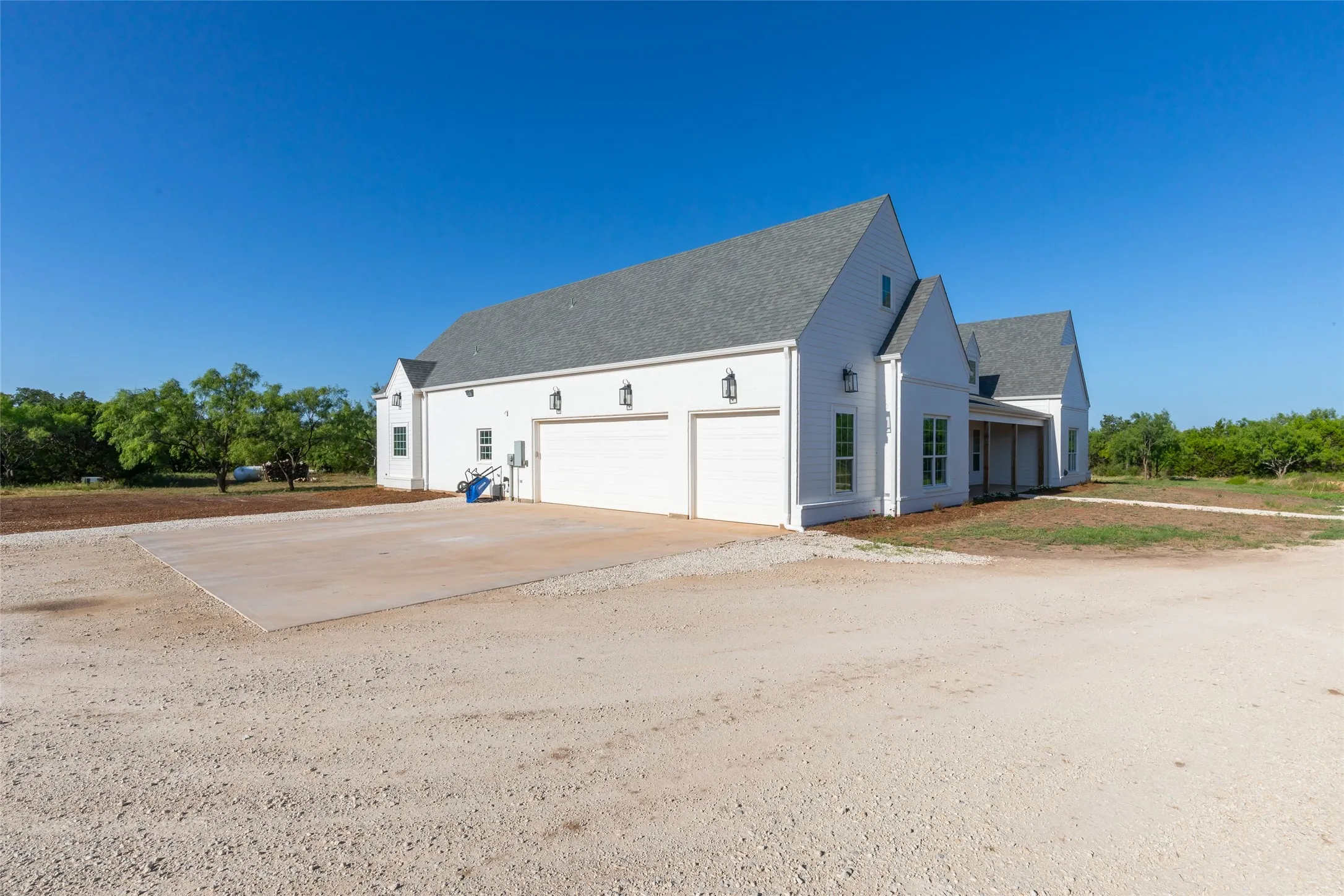 Single Family Residence For Sale in Taylor County , 753 County Road 154, Tuscola, Texas 79562, 5 Bedroom, 4 Bathroom, 3 Garage spaces, 3,665 Sqft, built in 2022, mls#21345722, Real Estate Agent in Tuscola, Homes For Sale in Taylor county, Homes For Sale in Tuscola, Realtor in Tuscola Texas, Real Estate Brokerage Independent Realty Texas, Luminita Cordes Realtor