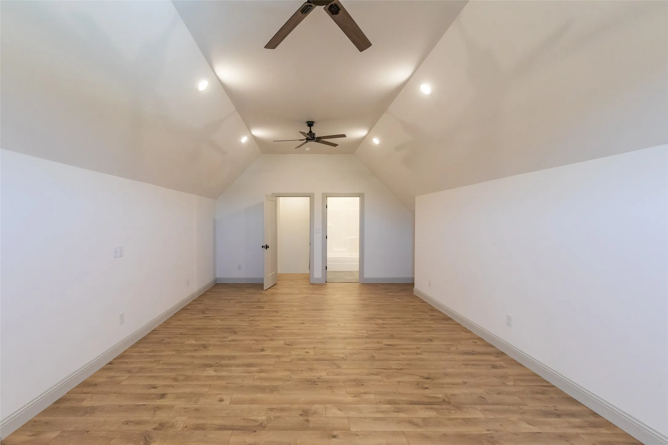 Single Family Residence For Sale in Taylor County , 753 County Road 154, Tuscola, Texas 79562, 5 Bedroom, 4 Bathroom, 3 Garage spaces, 3,665 Sqft, built in 2022, mls#21345722, Real Estate Agent in Tuscola, Homes For Sale in Taylor county, Homes For Sale in Tuscola, Realtor in Tuscola Texas, Real Estate Brokerage Independent Realty Texas, Luminita Cordes Realtor