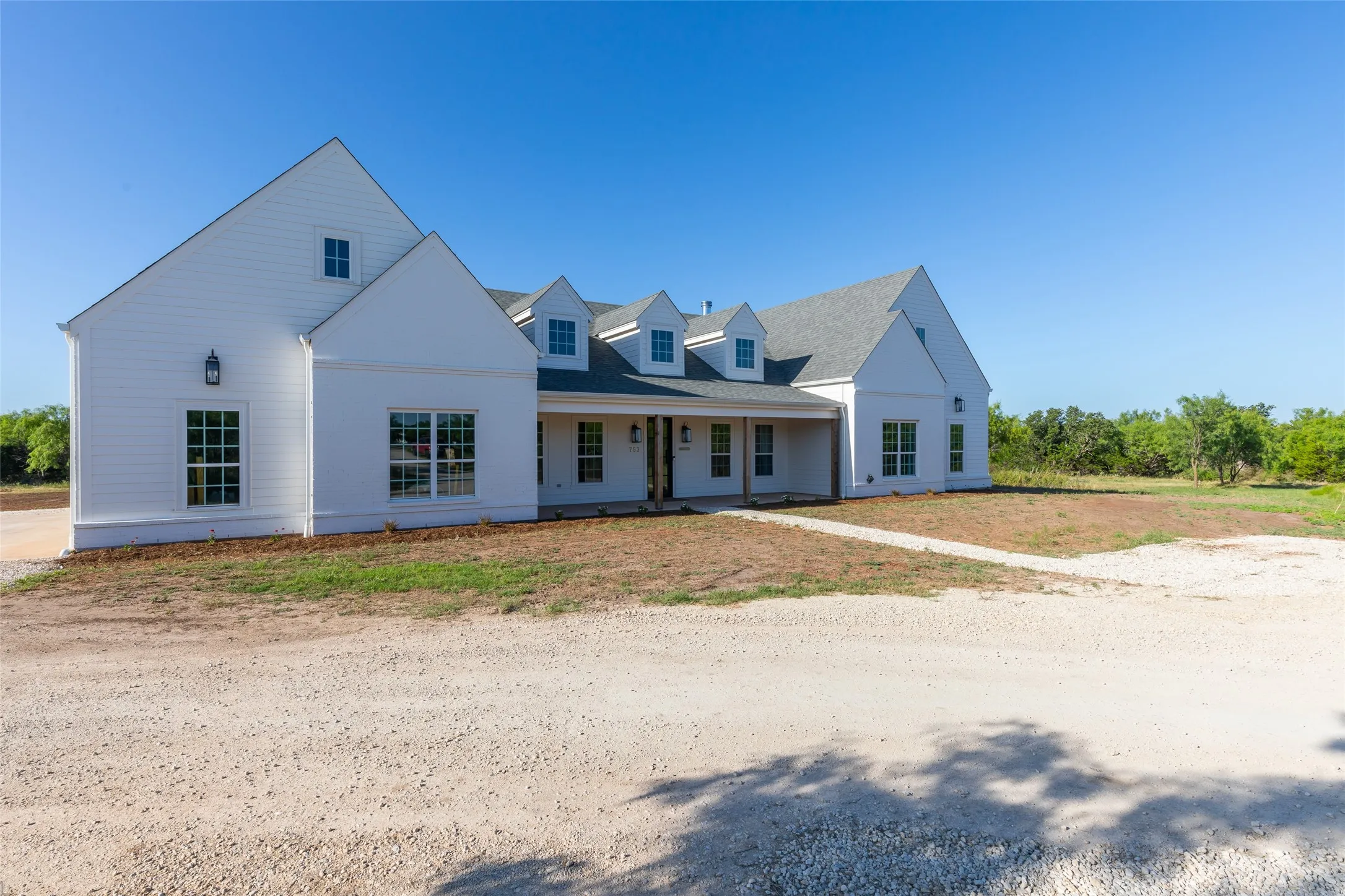 Single Family Residence For Sale in Taylor County , 753 County Road 154, Tuscola, Texas 79562, 5 Bedroom, 4 Bathroom, 3 Garage spaces, 3,665 Sqft, built in 2022, mls#21345722, Real Estate Agent in Tuscola, Homes For Sale in Taylor county, Homes For Sale in Tuscola, Realtor in Tuscola Texas, Real Estate Brokerage Independent Realty Texas, Luminita Cordes Realtor