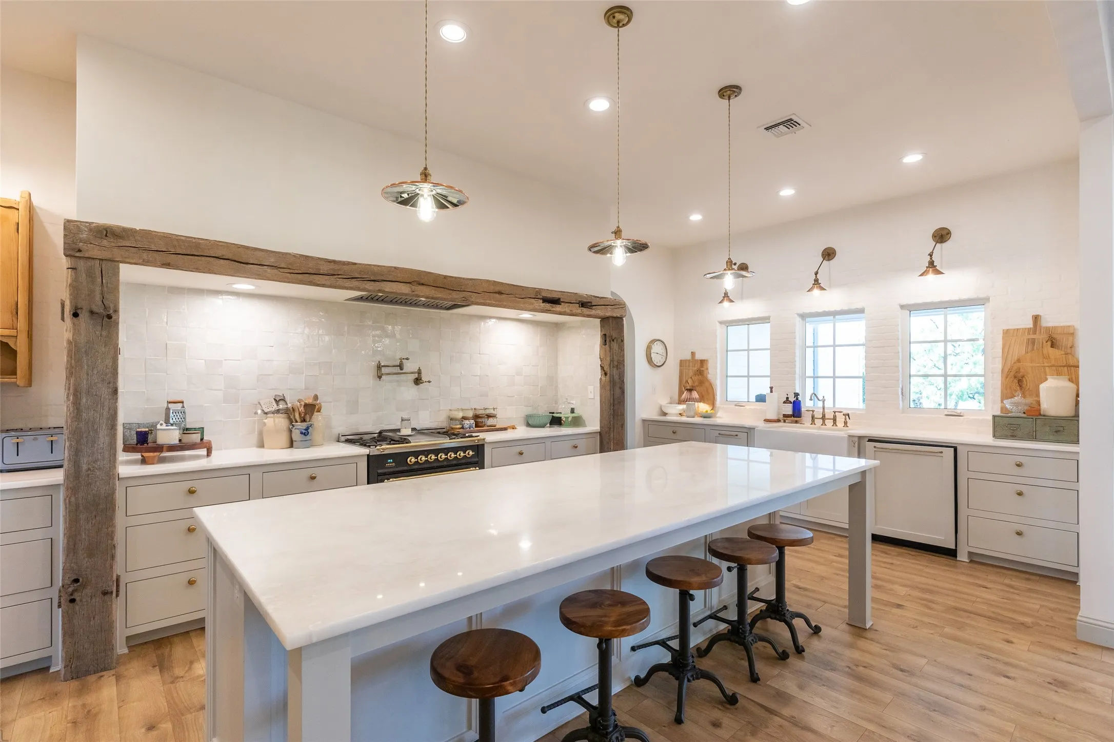 Single Family Residence For Sale in Taylor County , 753 County Road 154, Tuscola, Texas 79562, 5 Bedroom, 4 Bathroom, 3 Garage spaces, 3,665 Sqft, built in 2022, mls#21345722, Real Estate Agent in Tuscola, Homes For Sale in Taylor county, Homes For Sale in Tuscola, Realtor in Tuscola Texas, Real Estate Brokerage Independent Realty Texas, Luminita Cordes Realtor