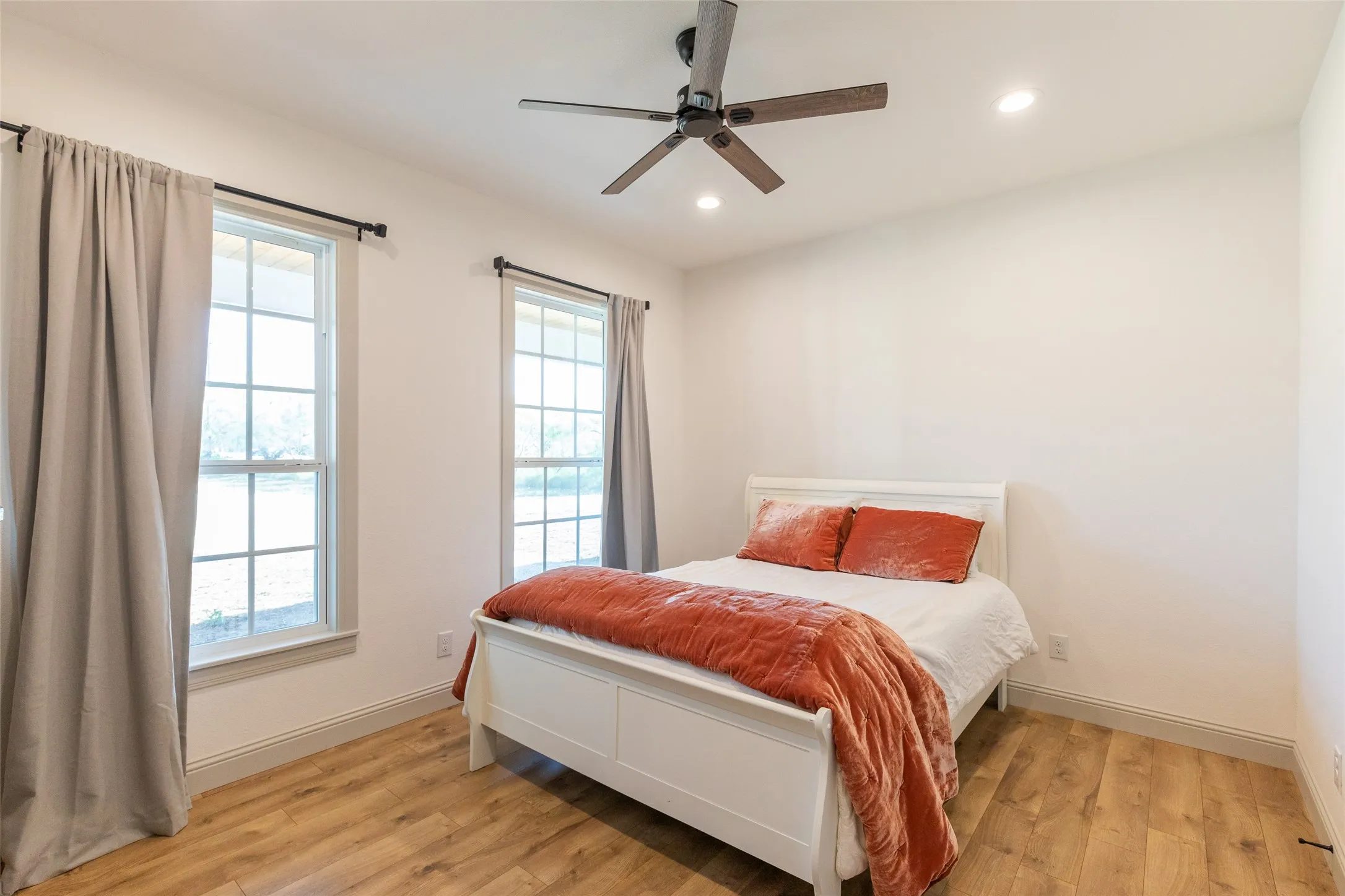 Single Family Residence For Sale in Taylor County , 753 County Road 154, Tuscola, Texas 79562, 5 Bedroom, 4 Bathroom, 3 Garage spaces, 3,665 Sqft, built in 2022, mls#21345722, Real Estate Agent in Tuscola, Homes For Sale in Taylor county, Homes For Sale in Tuscola, Realtor in Tuscola Texas, Real Estate Brokerage Independent Realty Texas, Luminita Cordes Realtor