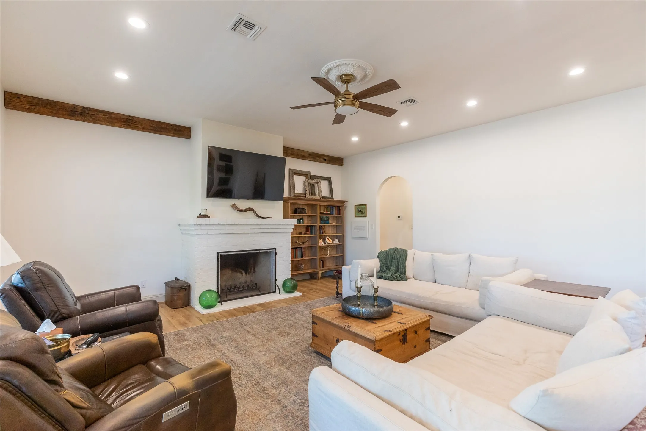 Single Family Residence For Sale in Taylor County , 753 County Road 154, Tuscola, Texas 79562, 5 Bedroom, 4 Bathroom, 3 Garage spaces, 3,665 Sqft, built in 2022, mls#21345722, Real Estate Agent in Tuscola, Homes For Sale in Taylor county, Homes For Sale in Tuscola, Realtor in Tuscola Texas, Real Estate Brokerage Independent Realty Texas, Luminita Cordes Realtor