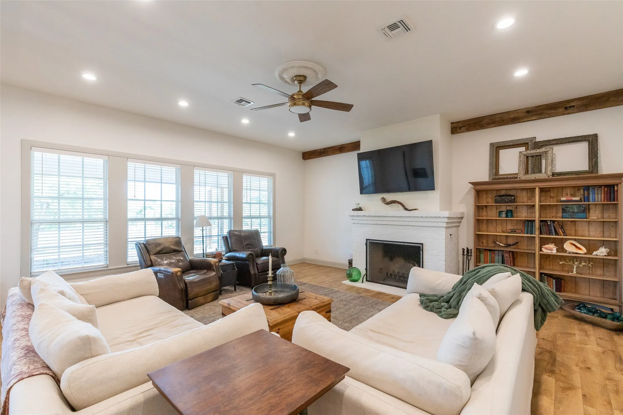 Single Family Residence For Sale in Taylor County , 753 County Road 154, Tuscola, Texas 79562, 5 Bedroom, 4 Bathroom, 3 Garage spaces, 3,665 Sqft, built in 2022, mls#21345722, Real Estate Agent in Tuscola, Homes For Sale in Taylor county, Homes For Sale in Tuscola, Realtor in Tuscola Texas, Real Estate Brokerage Independent Realty Texas, Luminita Cordes Realtor