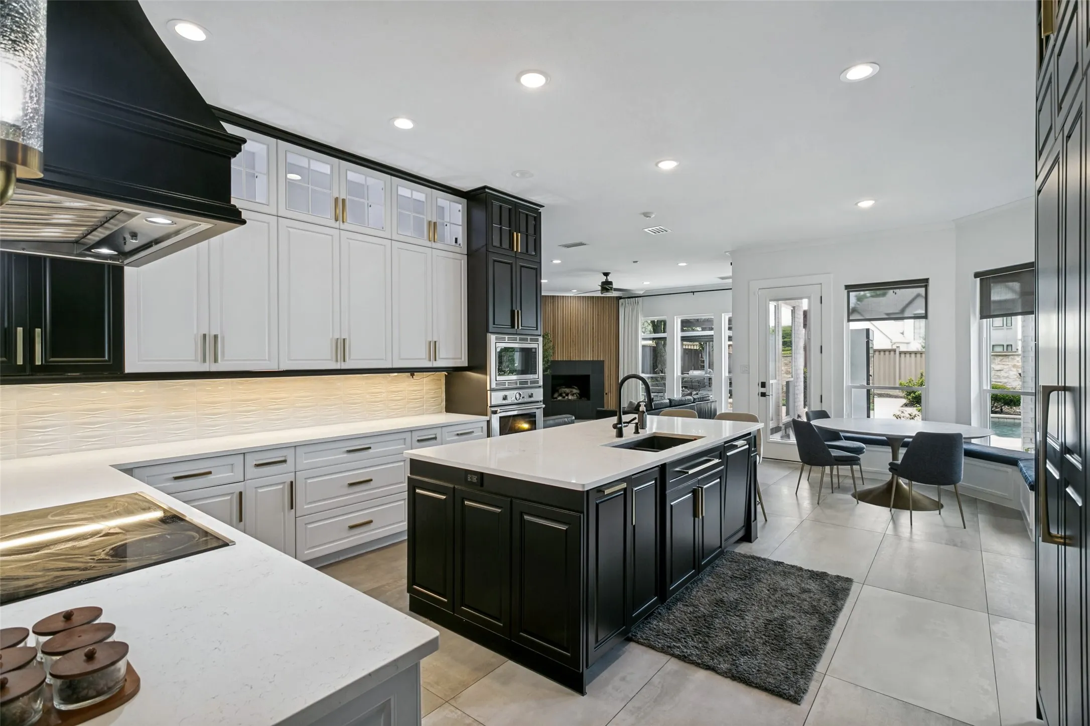 Single Family Residence For Sale in Tarrant County , 2508 Independence Road, Colleyville, Texas 76034, 5 Bedroom, 5 Bathroom, 3 Garage spaces, 5,177 Sqft, built in 1996, mls#21346057, Real Estate Agent in Colleyville, Homes For Sale in Tarrant county, Homes For Sale in Colleyville, Realtor in Colleyville Texas, Real Estate Brokerage Independent Realty Texas, Luminita Cordes Realtor