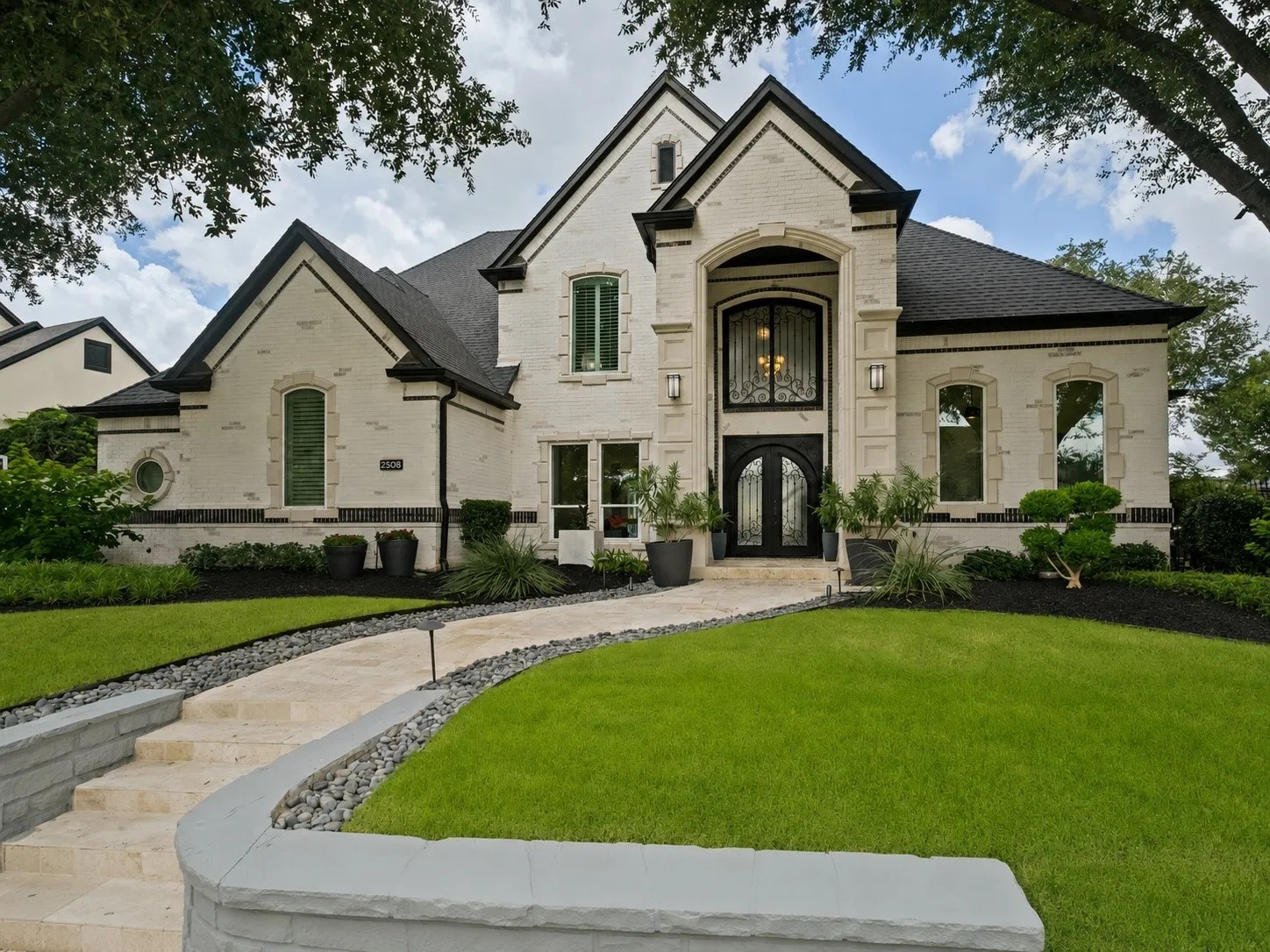 Single Family Residence For Sale in Tarrant County , 2508 Independence Road, Colleyville, Texas 76034, 5 Bedroom, 5 Bathroom, 3 Garage spaces, 5,177 Sqft, built in 1996, mls#21346057, Real Estate Agent in Colleyville, Homes For Sale in Tarrant county, Homes For Sale in Colleyville, Realtor in Colleyville Texas, Real Estate Brokerage Independent Realty Texas, Luminita Cordes Realtor