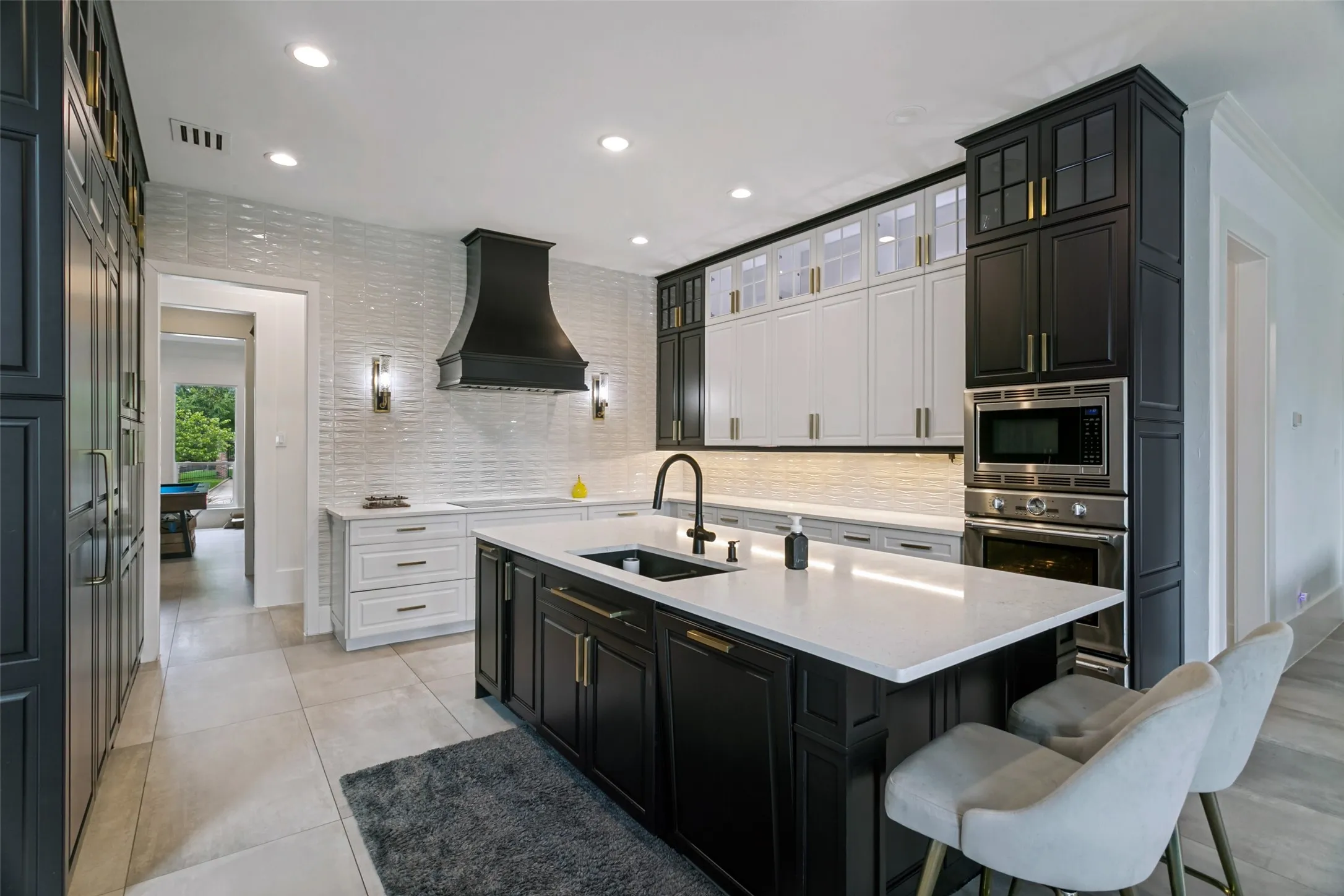 Single Family Residence For Sale in Tarrant County , 2508 Independence Road, Colleyville, Texas 76034, 5 Bedroom, 5 Bathroom, 3 Garage spaces, 5,177 Sqft, built in 1996, mls#21346057, Real Estate Agent in Colleyville, Homes For Sale in Tarrant county, Homes For Sale in Colleyville, Realtor in Colleyville Texas, Real Estate Brokerage Independent Realty Texas, Luminita Cordes Realtor