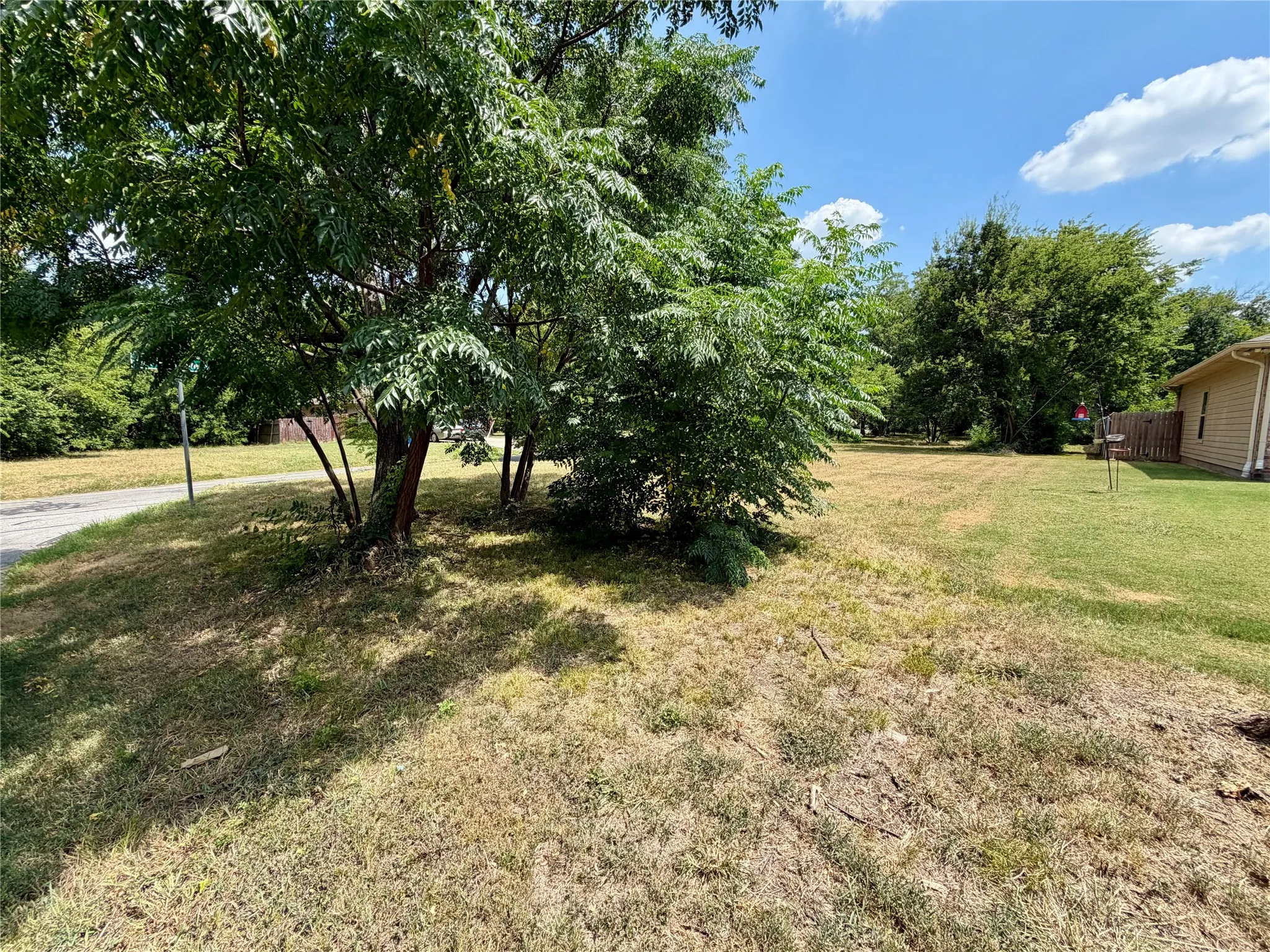 Unimproved Land For Sale in Grayson County , TBD E Williams Street, Sherman, Texas 75090, 0, 0, Garage spaces, 0 Sqft, built in 0, Price $43,000, mls#21345550, Real Estate Agent in Sherman, Homes For Sale in Grayson county, Homes For Sale in Sherman, Realtor in Sherman Texas, Real Estate Brokerage Independent Realty Texas, Luminita Cordes Realtor