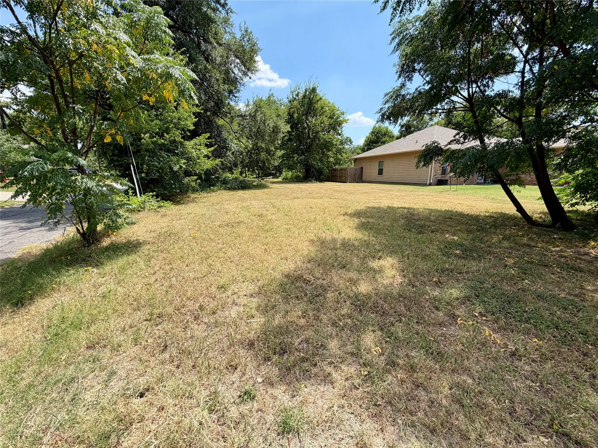 Unimproved Land For Sale in Grayson County , TBD E Williams Street, Sherman, Texas 75090, 0, 0, Garage spaces, 0 Sqft, built in 0, Price $43,000, mls#21345550, Real Estate Agent in Sherman, Homes For Sale in Grayson county, Homes For Sale in Sherman, Realtor in Sherman Texas, Real Estate Brokerage Independent Realty Texas, Luminita Cordes Realtor