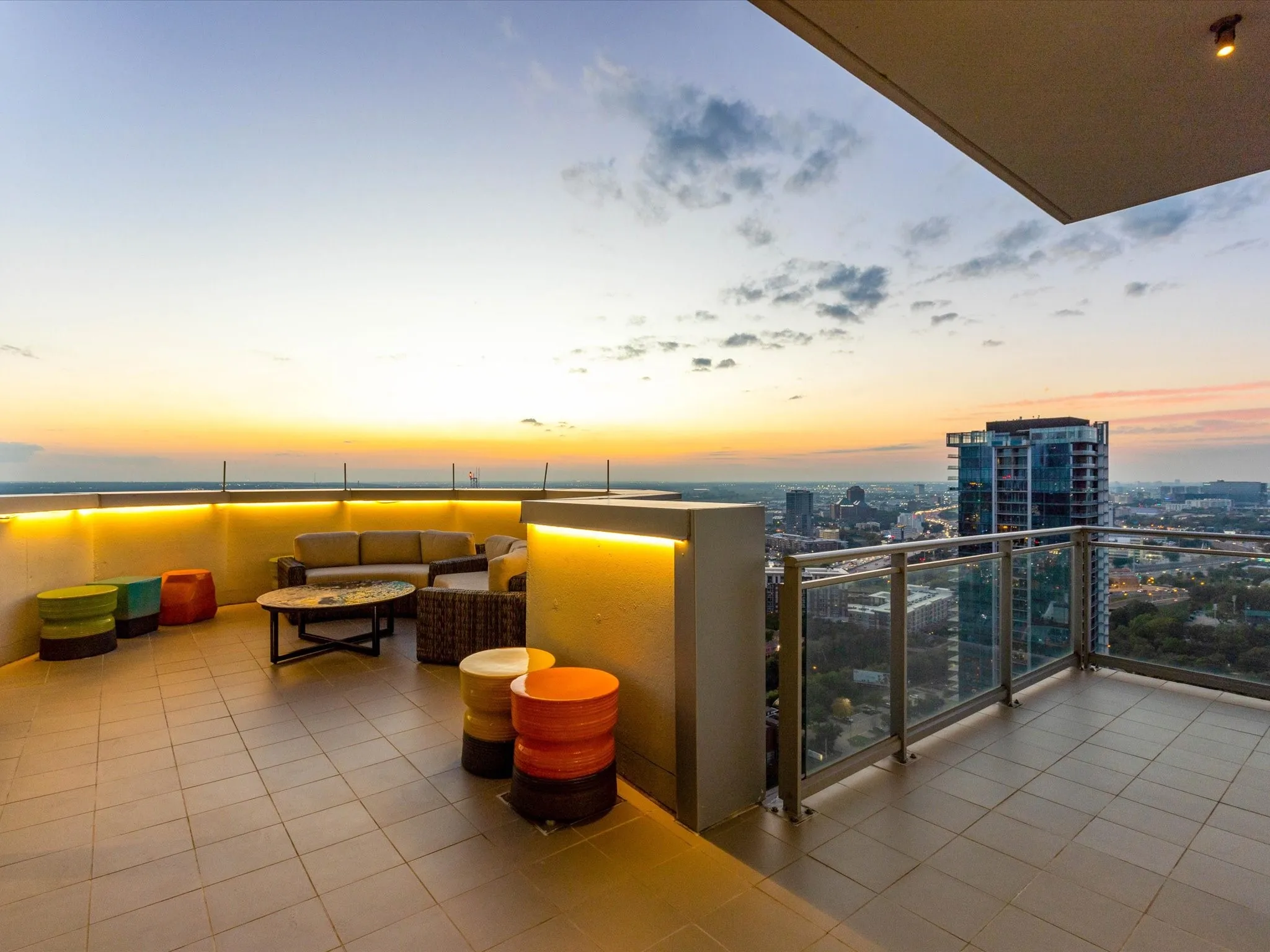 28th Floor
