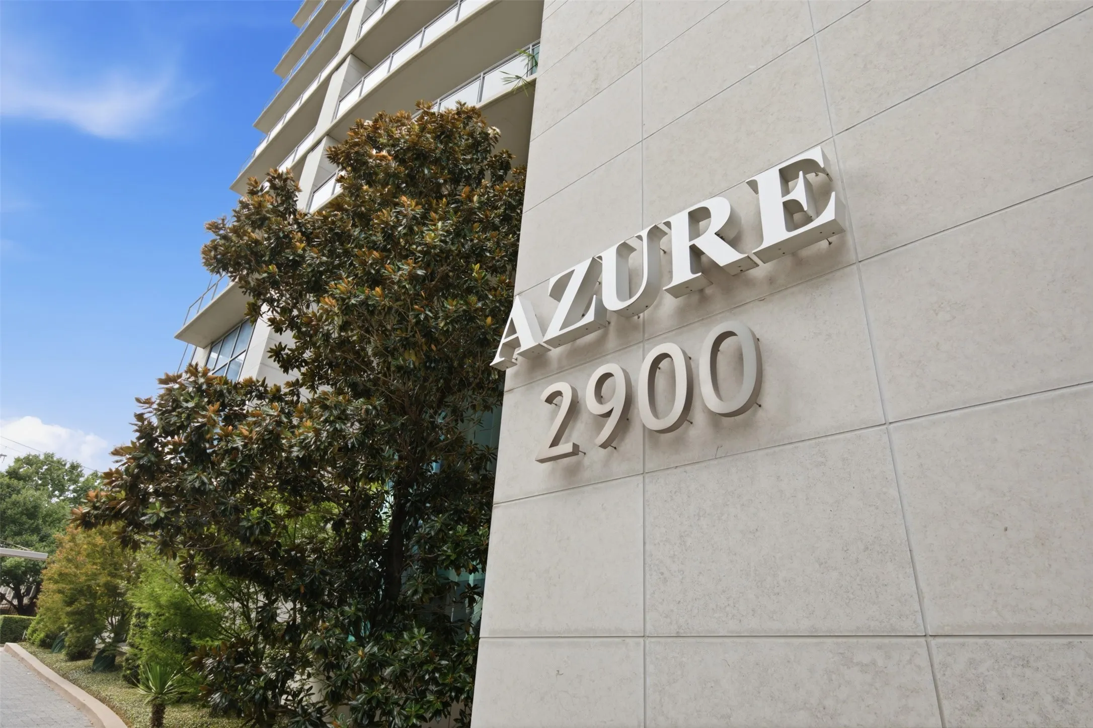 Condominium For Sale in Dallas County , 2900 Mckinnon Street 2802, Dallas, Texas 75201, 3 Bedroom, 4 Bathroom, 6 Garage spaces, 3,269 Sqft, built in 2005, Price $3,850,000, mls#21335936, Real Estate Agent in Dallas, Homes For Sale in Dallas county, Homes For Sale in Dallas, Realtor in Dallas Texas, Real Estate Brokerage Independent Realty Texas, Luminita Cordes Realtor