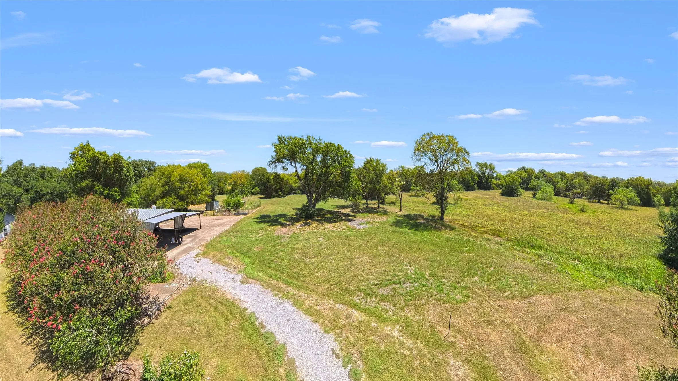 Single Family Residence For Sale in Limestone County , 1105 Fm 39 S, Donie, Texas 75838, 3 Bedroom, 2 Bathroom, Garage spaces, 3,030 Sqft, built in 0, mls#21344014, Real Estate Agent in Donie, Homes For Sale in Limestone county, Homes For Sale in Donie, Realtor in Donie Texas, Real Estate Brokerage Independent Realty Texas, Luminita Cordes Realtor