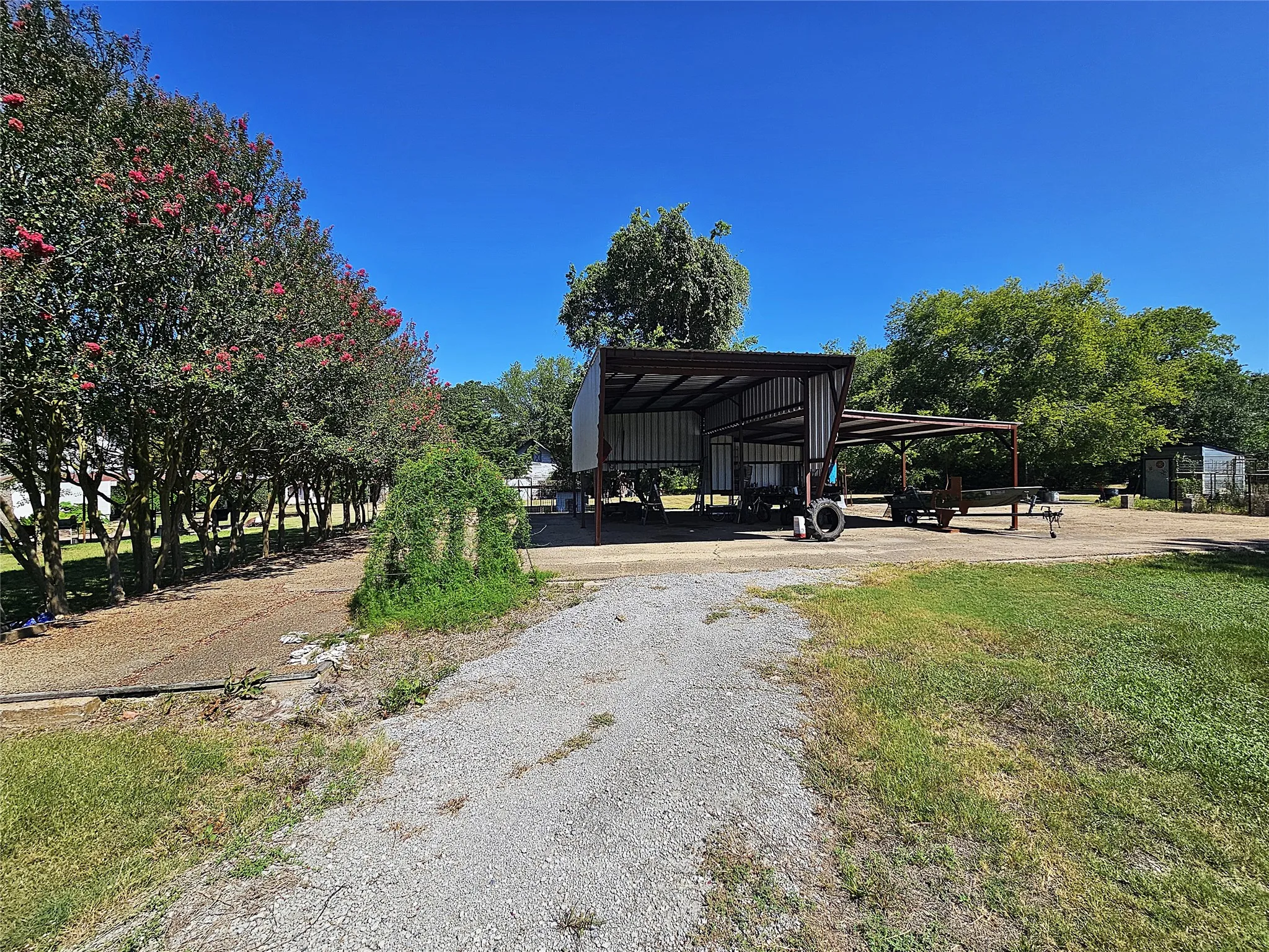 Single Family Residence For Sale in Limestone County , 1105 Fm 39 S, Donie, Texas 75838, 3 Bedroom, 2 Bathroom, Garage spaces, 3,030 Sqft, built in 0, mls#21344014, Real Estate Agent in Donie, Homes For Sale in Limestone county, Homes For Sale in Donie, Realtor in Donie Texas, Real Estate Brokerage Independent Realty Texas, Luminita Cordes Realtor