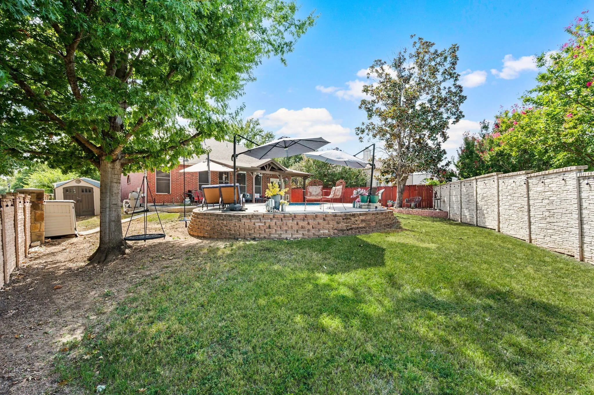 Single Family Residence For Sale in Denton County , 1100 Indian Trail Court, Roanoke, Texas 76262, 4 Bedroom, 3 Bathroom, 2 Garage spaces, 2,531 Sqft, built in 1998, mls#21345554, Real Estate Agent in Roanoke, Homes For Sale in Denton county, Homes For Sale in Roanoke, Realtor in Roanoke Texas, Real Estate Brokerage Independent Realty Texas, Luminita Cordes Realtor